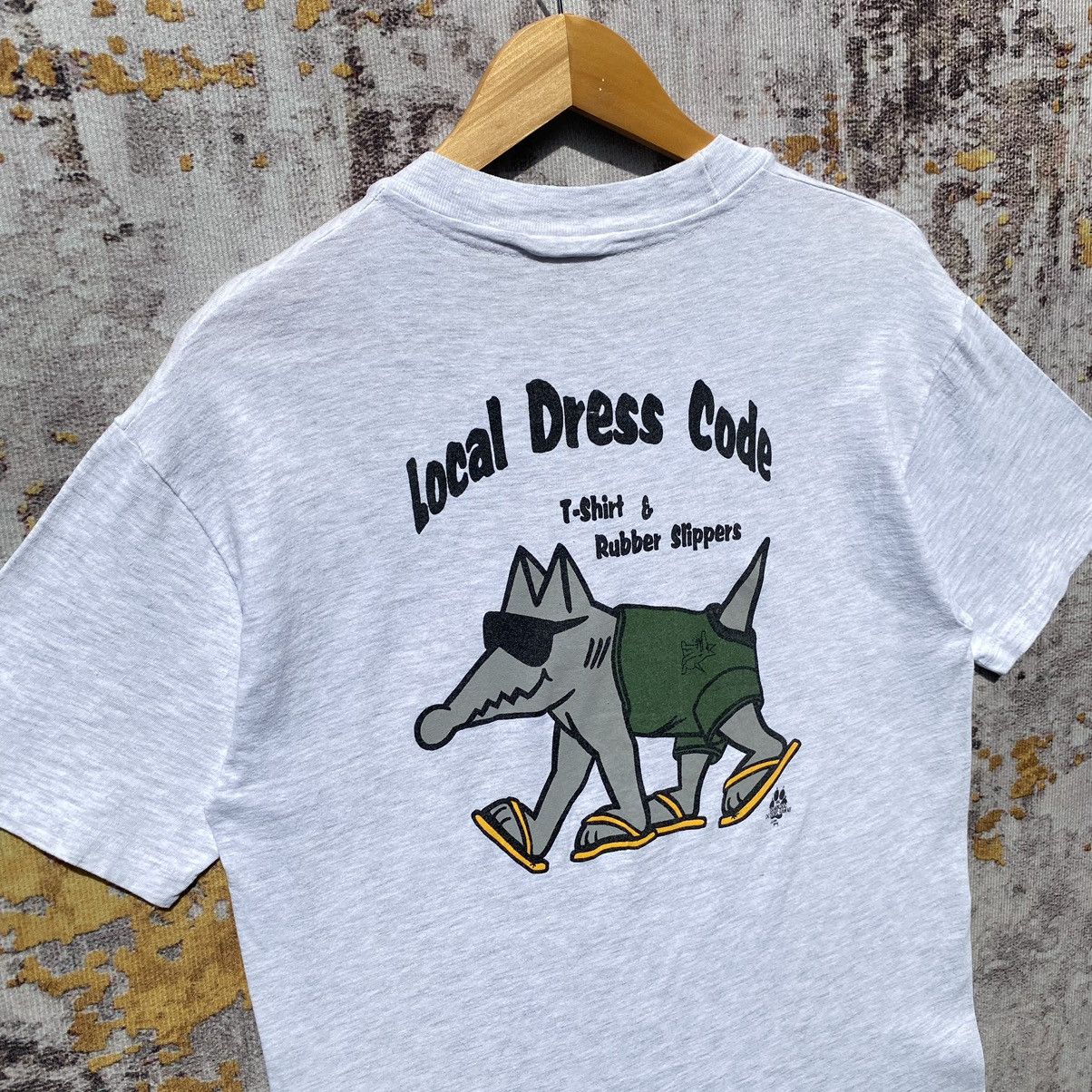Vintage Vintage 90s Shark Dog Designs Hawaii Tee Rubber Slipper Dog Size US S / EU 44-46 / 1 - 5 Thumbnail