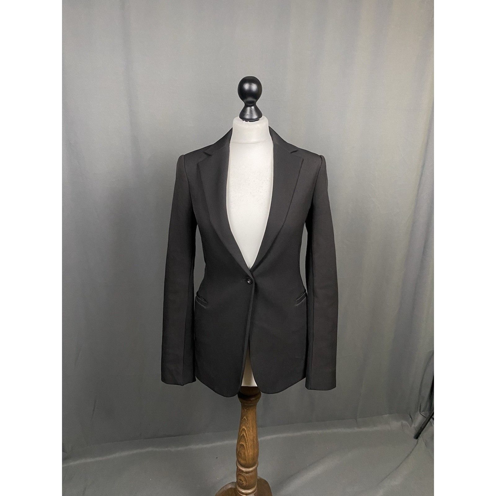 Gucci Gucci Vintage Silk Women's Black Wool Blazer Jacket Size 2 Size XS / US 0-2 / IT 36-38 - 1 Thumbnail