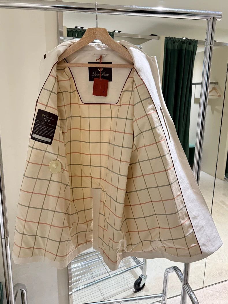 Loro Piana LORO PIANA A woman's waterproof trench coat with a turned- Size M / US 6-8 / IT 42-44 - 5 Thumbnail