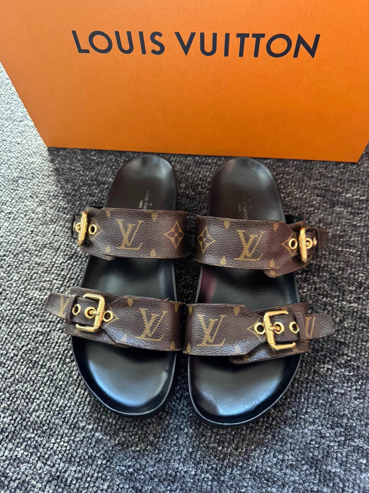 Louis Vuitton Louis Vuitton Bom Dia Slip-On Sandals K13 Size US 7 / IT 37 - 1 Thumbnail