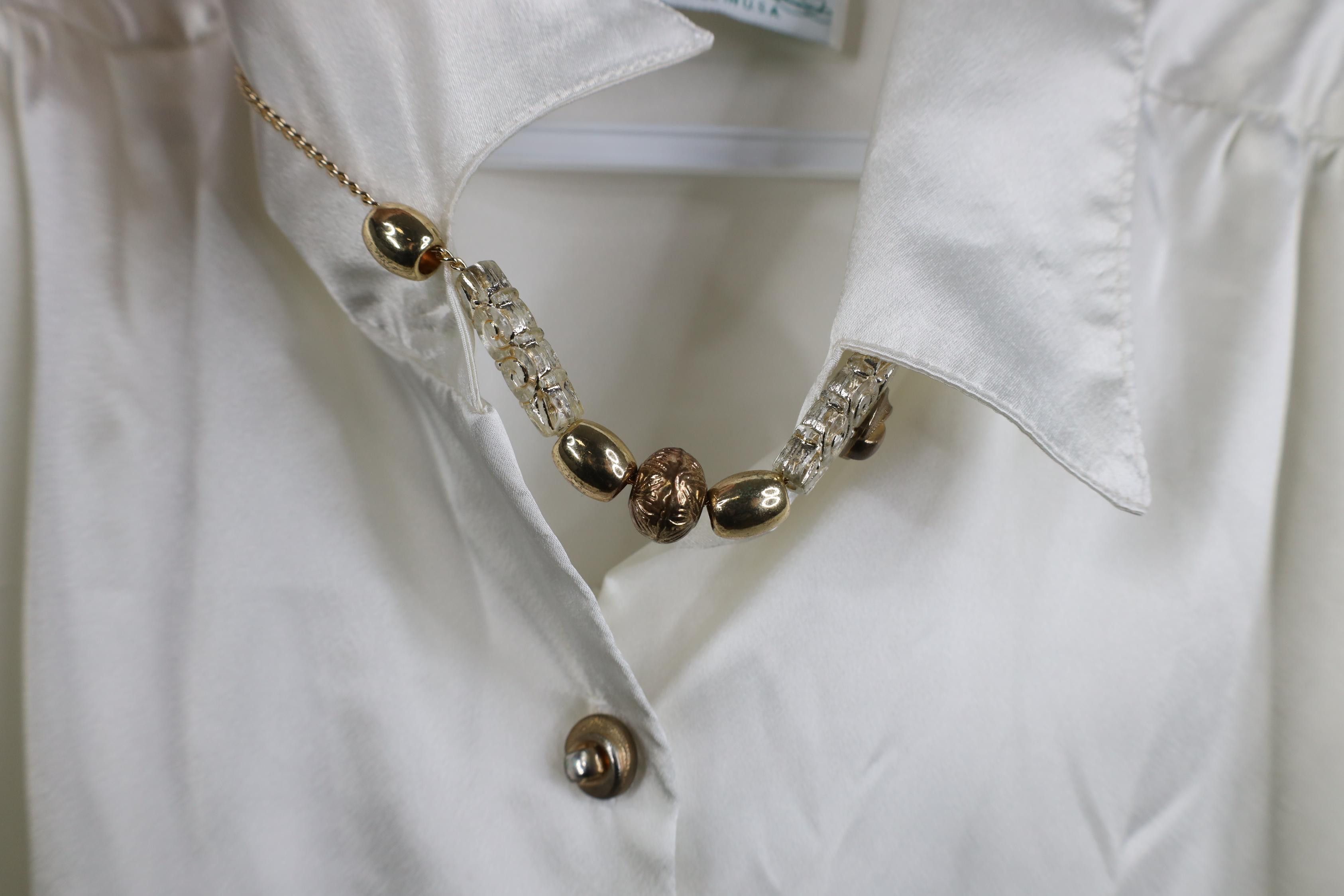 Vintage Vintage 90s Streetwear Necklace Collared Button Shirt USA Size L / US 10 / IT 46 - 4 Thumbnail