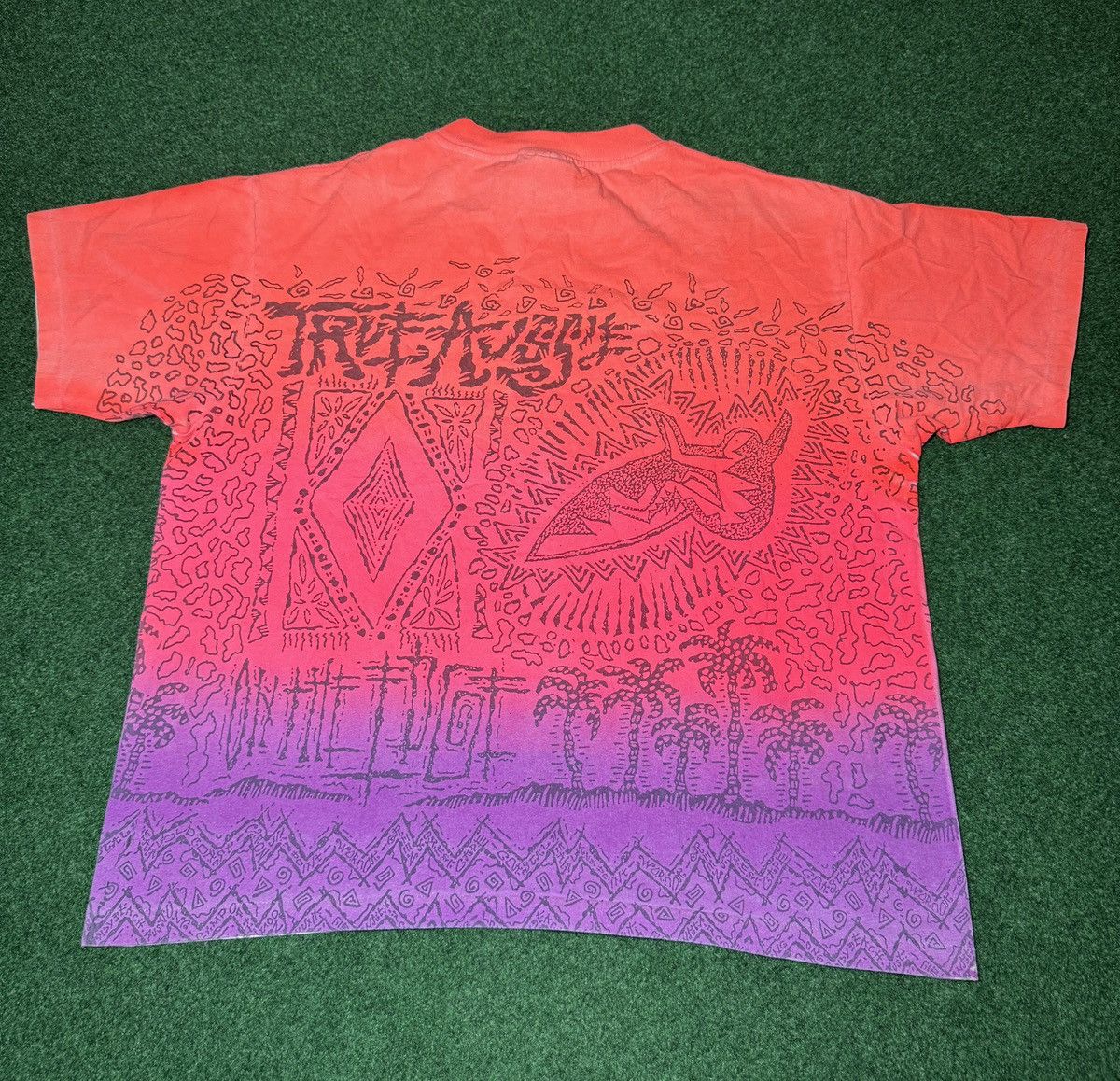 Vintage Vintage 90s True Aussie Beach Surfer Boxy Retro T Shirt Size US L / EU 52-54 / 3 - 3 Thumbnail