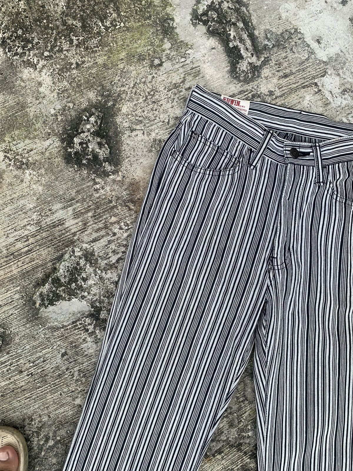 Edwin × Le Grande Bleu (L.G.B.) × Vintage Rare 🔥 Vintage 90s classic look edwin hickory flare jeans Size 27" / US 4 / IT 40 - 9 Thumbnail
