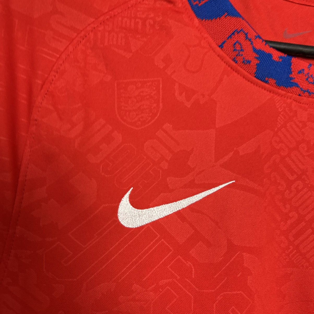 Nike Mens Nike FC England Home soccer jersey size S Size US S / EU 44-46 / 1 - 3 Thumbnail
