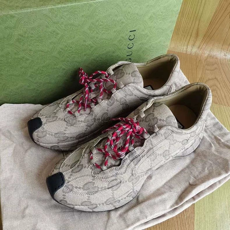 Gucci RUN Low-Top Leather Logo Sneakers - dmc