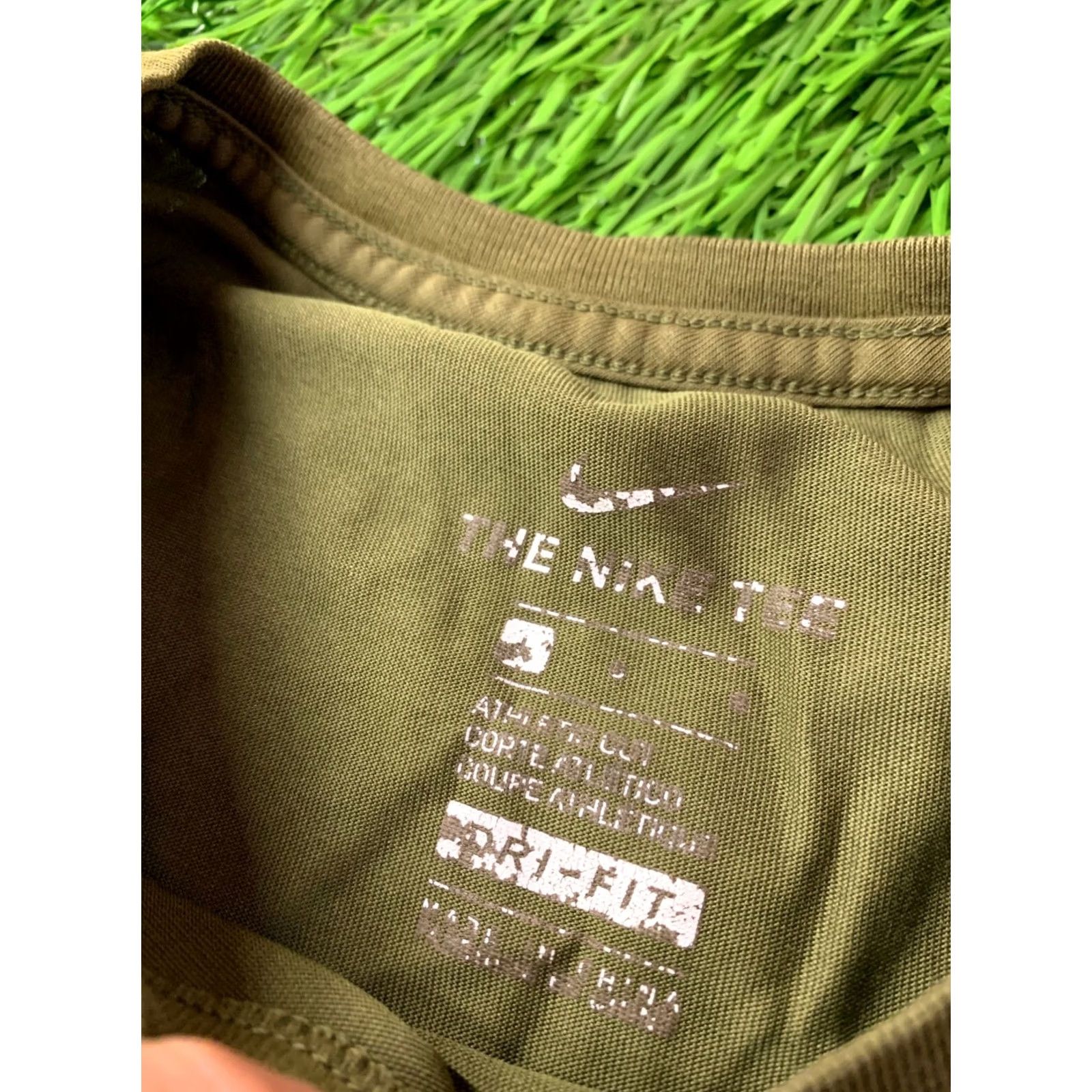 Nike Nike Dri-FIT Training T-Shirt Men XL Olive Jersey Short Sleeve 2018 Nike Dri-FIT 706625-395 Size US L / EU 52-54 / 3 - 5 Thumbnail