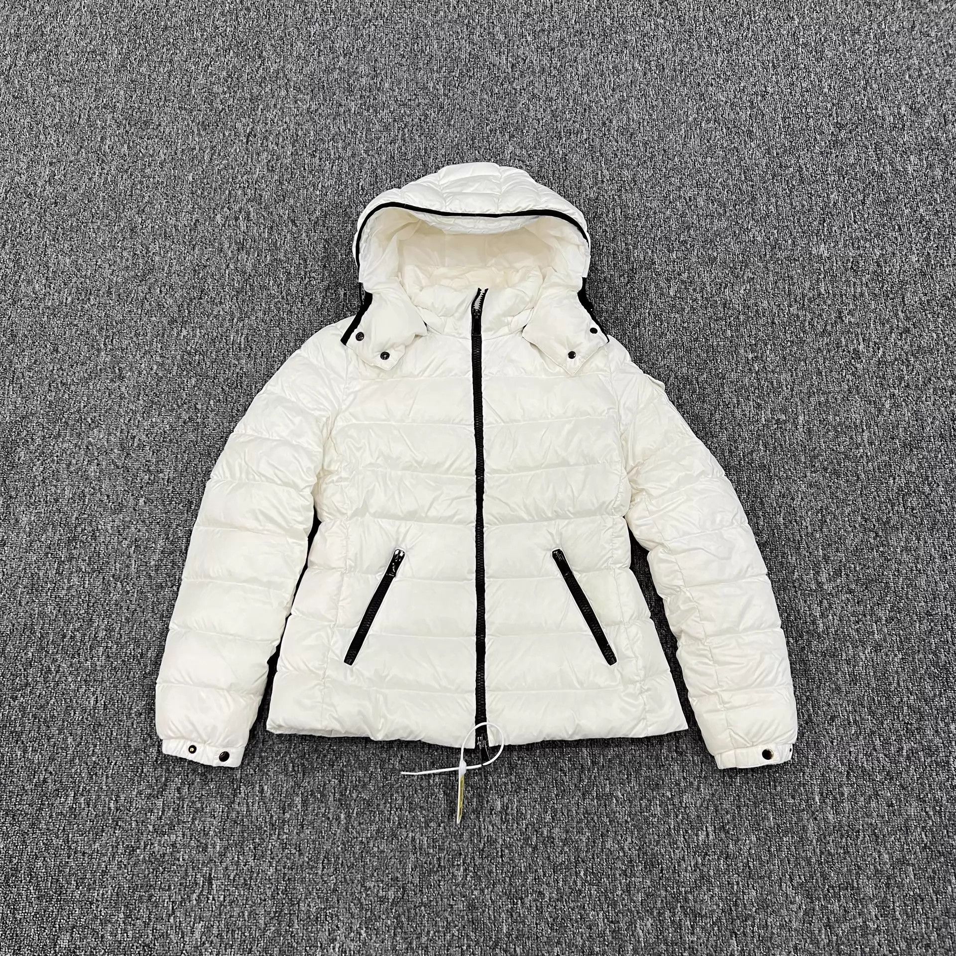 Moncler Moncler White Logo Arm Patch Puffer Jacket Size 1 98 New Size S / US 4 / IT 40 - 1 Thumbnail