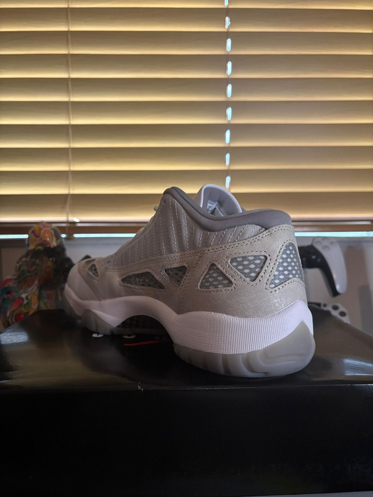 Jordan Brand Nike Air Jordan 11 Retro Low IE Size US 11 / EU 44 - 6 Thumbnail