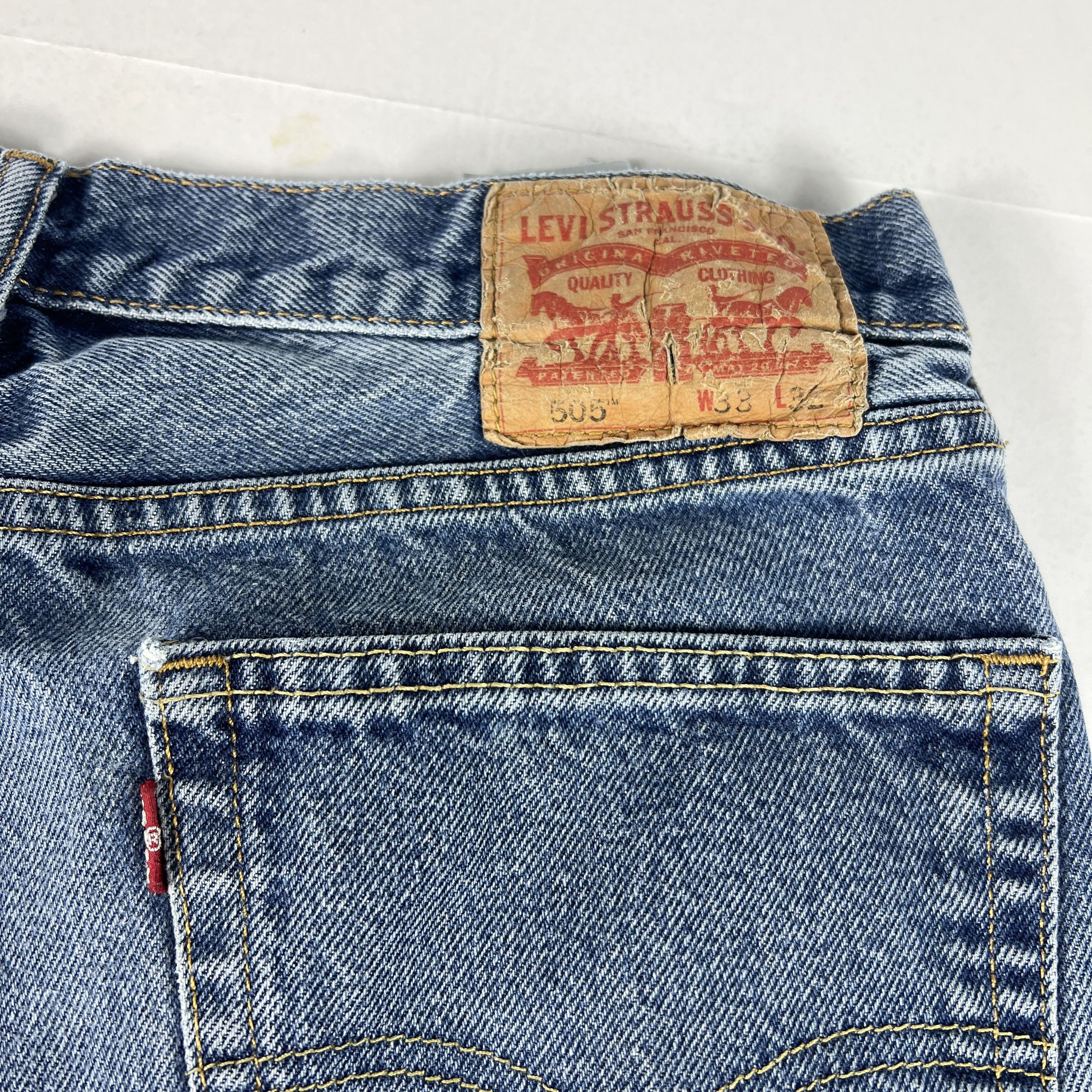 Levi's Levi's Jean Shorts 550 Relaxed Bermuda Cut Off Cotton Jorts Size US 33 - 10 Thumbnail
