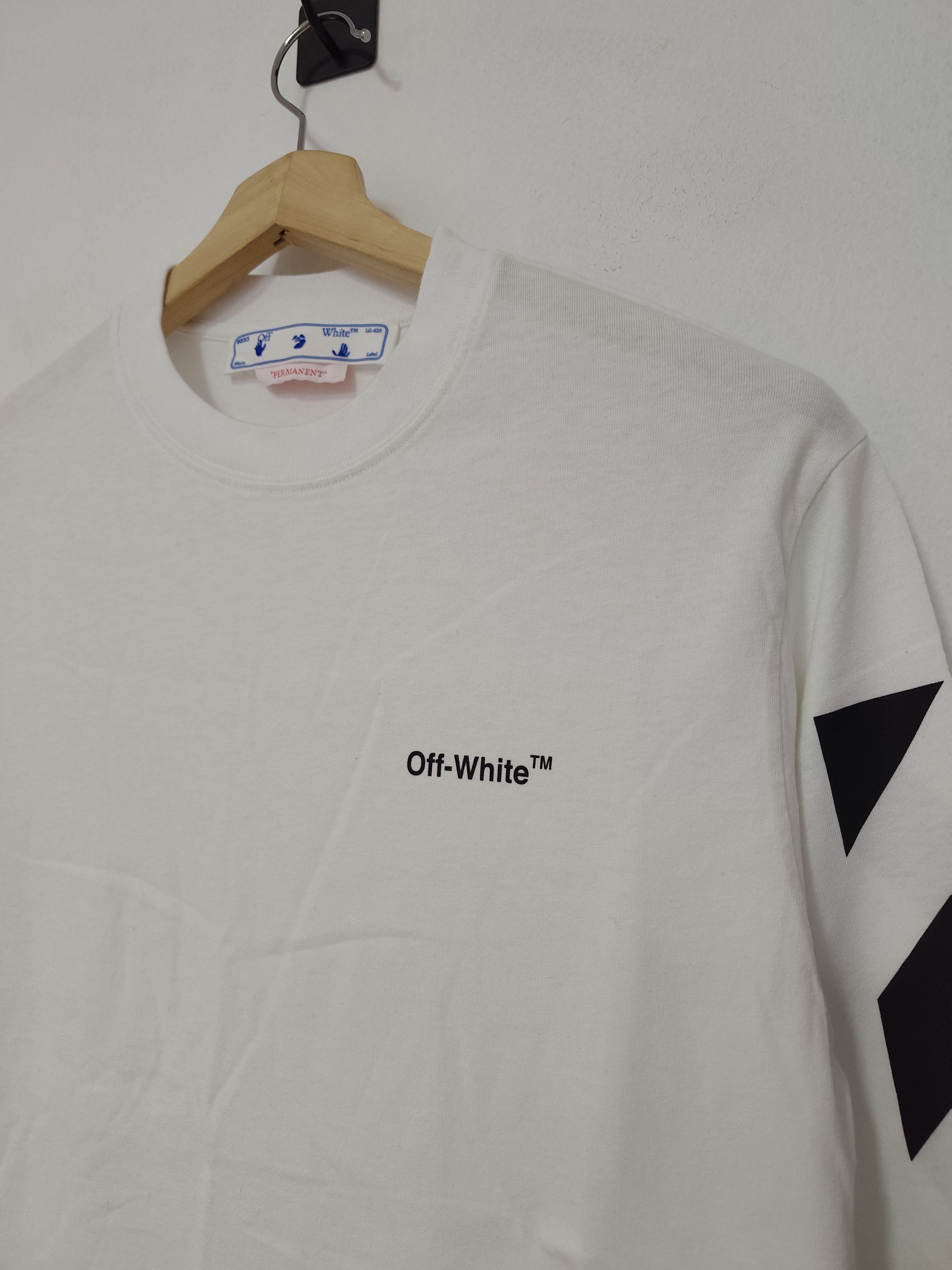 Off-White Off-White "Diagonal Helvetica" Size US S / EU 44-46 / 1 - 2 Thumbnail