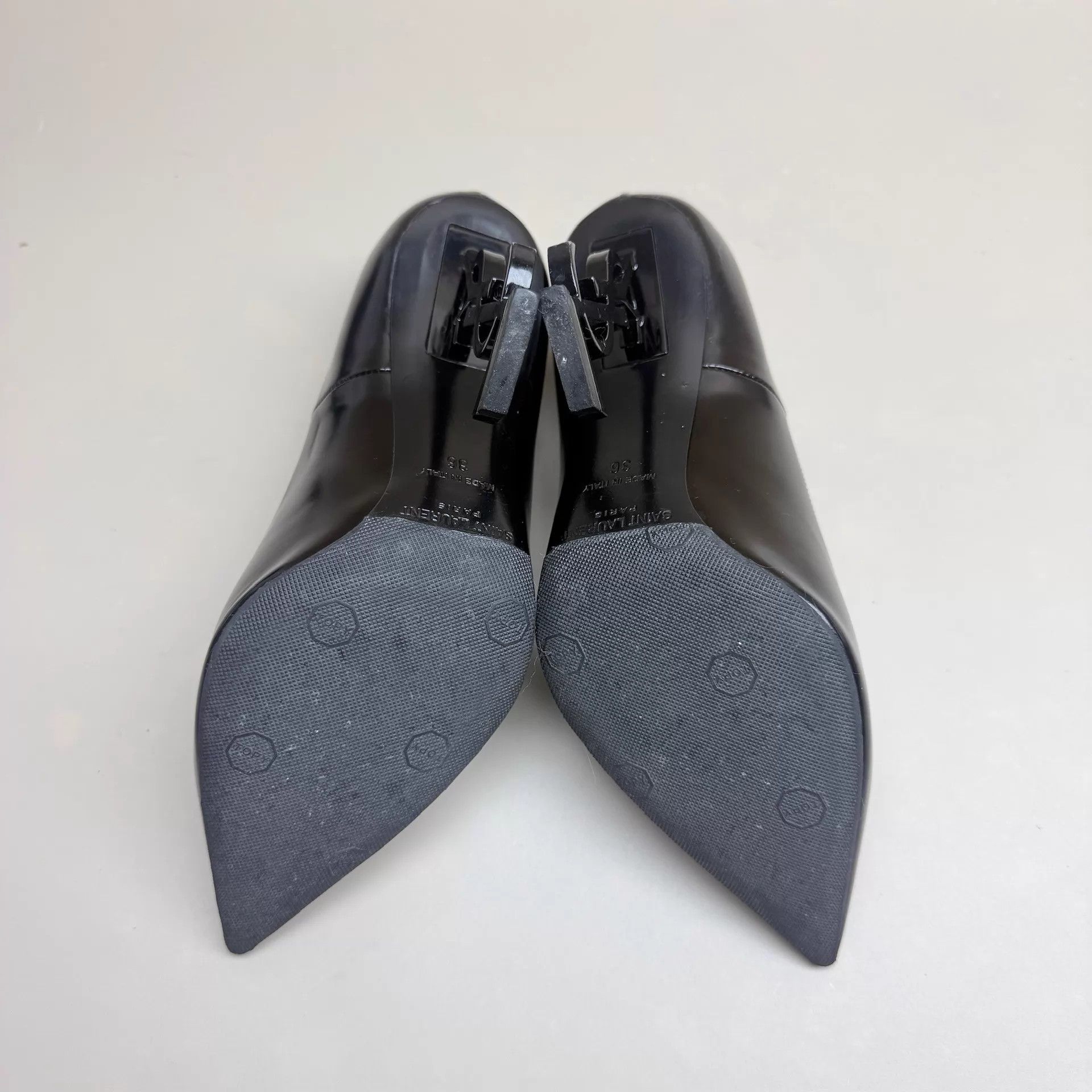 Yves Saint Laurent YSL Black Patent Leather Asymmetric Heel Pump Size 36 Size US 5.5 / IT 35.5 - 6 Thumbnail