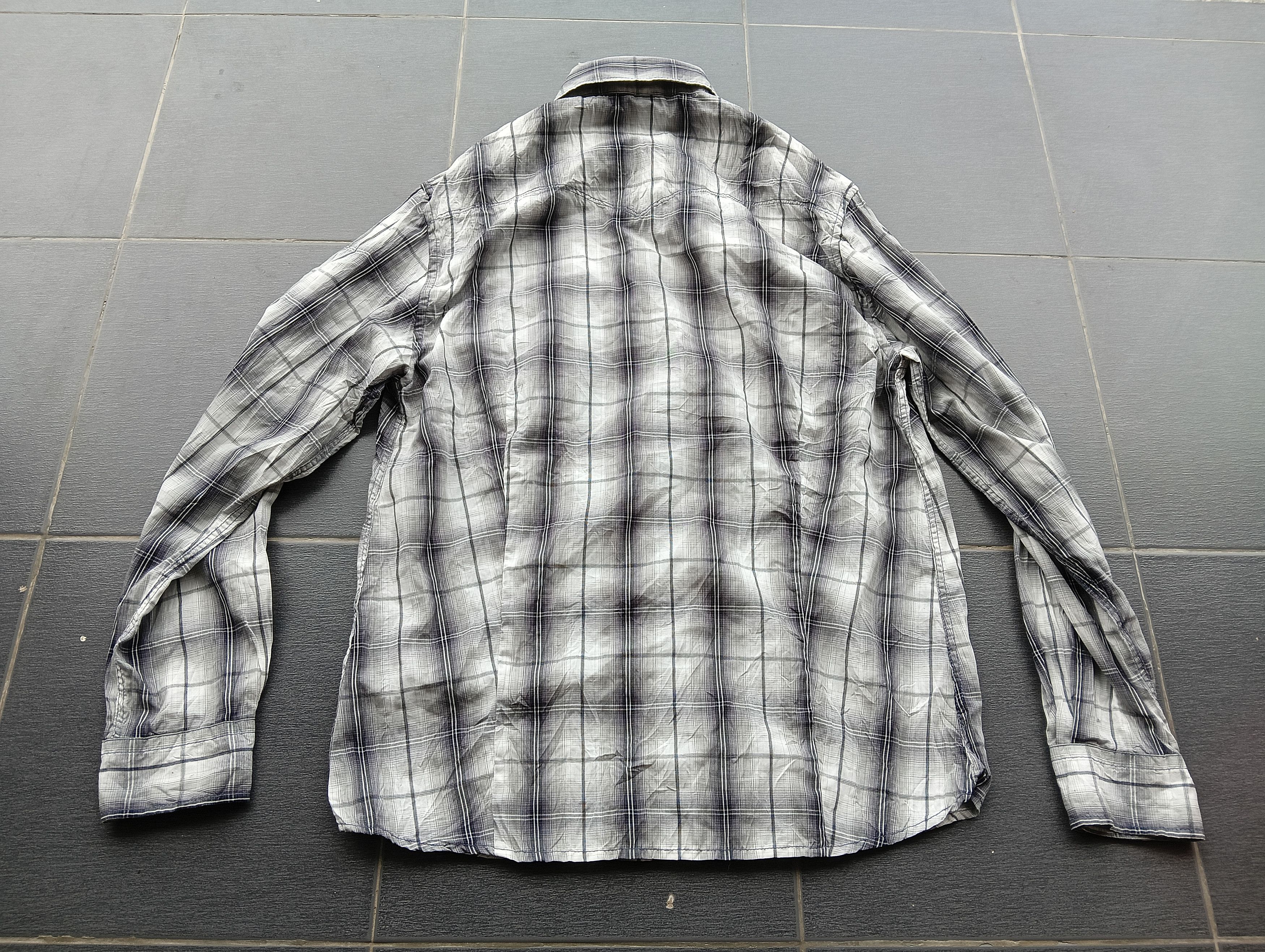 Japanese Brand quarta long sleeve snap button shirt Size US L / EU 52-54 / 3 - 4 Thumbnail