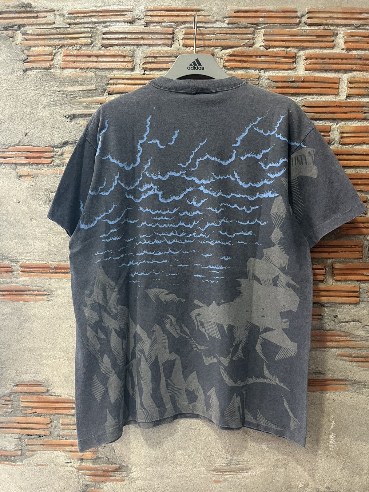 Liquid Blue Vtg Disney Jabberwocky Villains Alice in Wonderland 90’s tee Size US XL / EU 56 / 4 - 3 Thumbnail