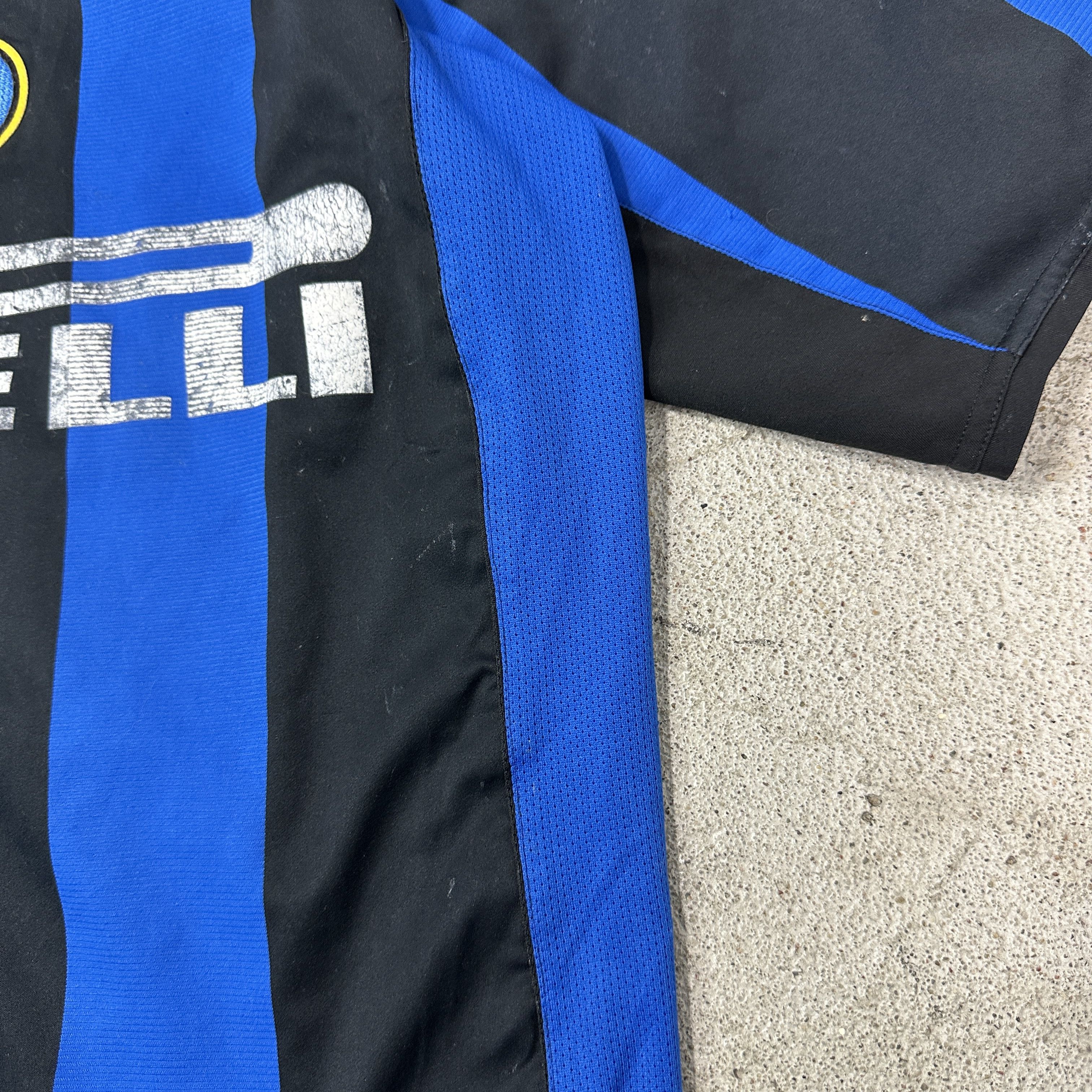 Nike Vintage Sporty Nike Inter Milan 04/05 Home Jersey Y2K Size US M / EU 48-50 / 2 - 3 Thumbnail