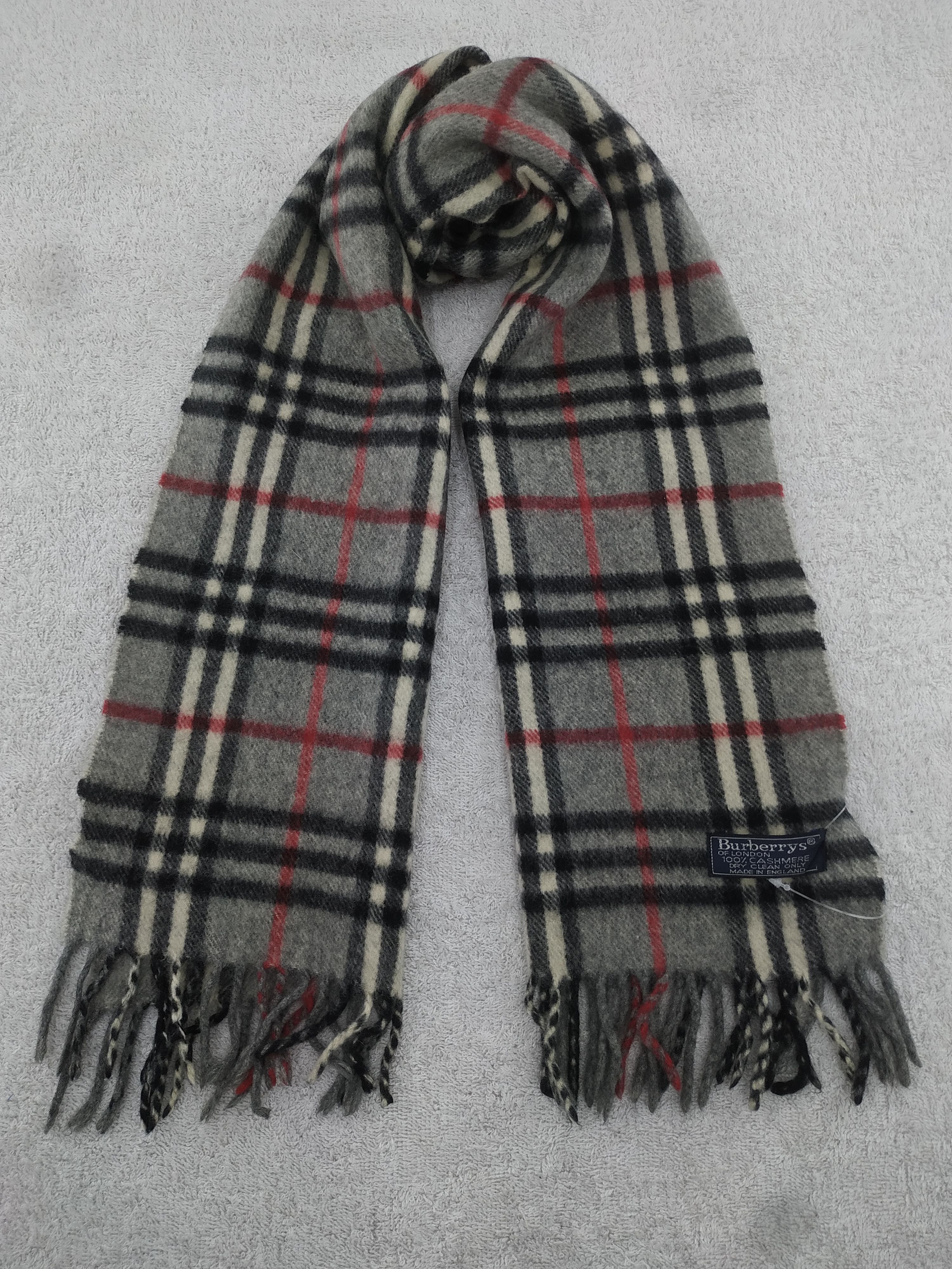 Burberry Vintage Burberry Scarf/Muffler/Neckwear MF586 Size ONE SIZE - 1 Thumbnail
