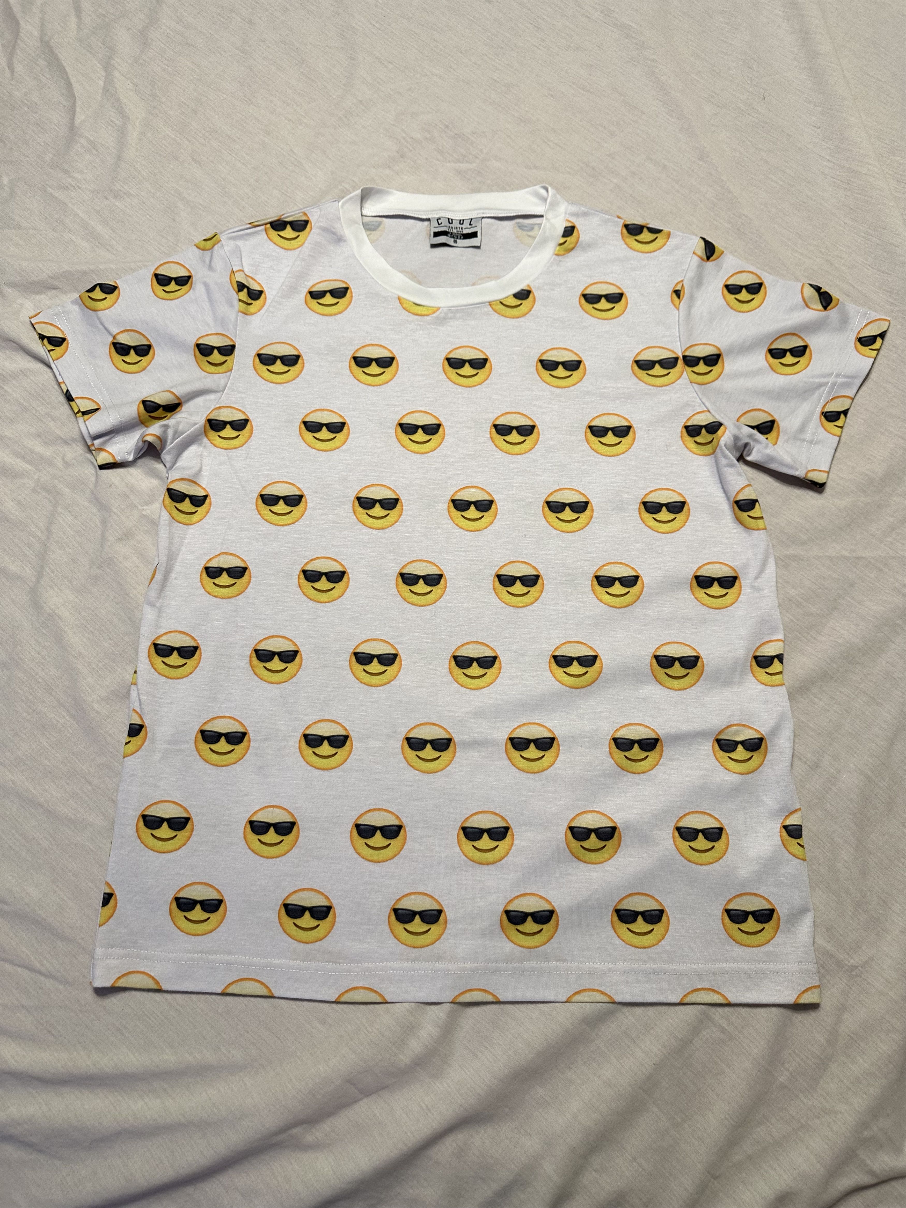 Cool Shirtz Very Cool Shirtz Emoji Tee Rare T Shirt Size XS Size US XS / EU 42 / 0 - 1 Thumbnail