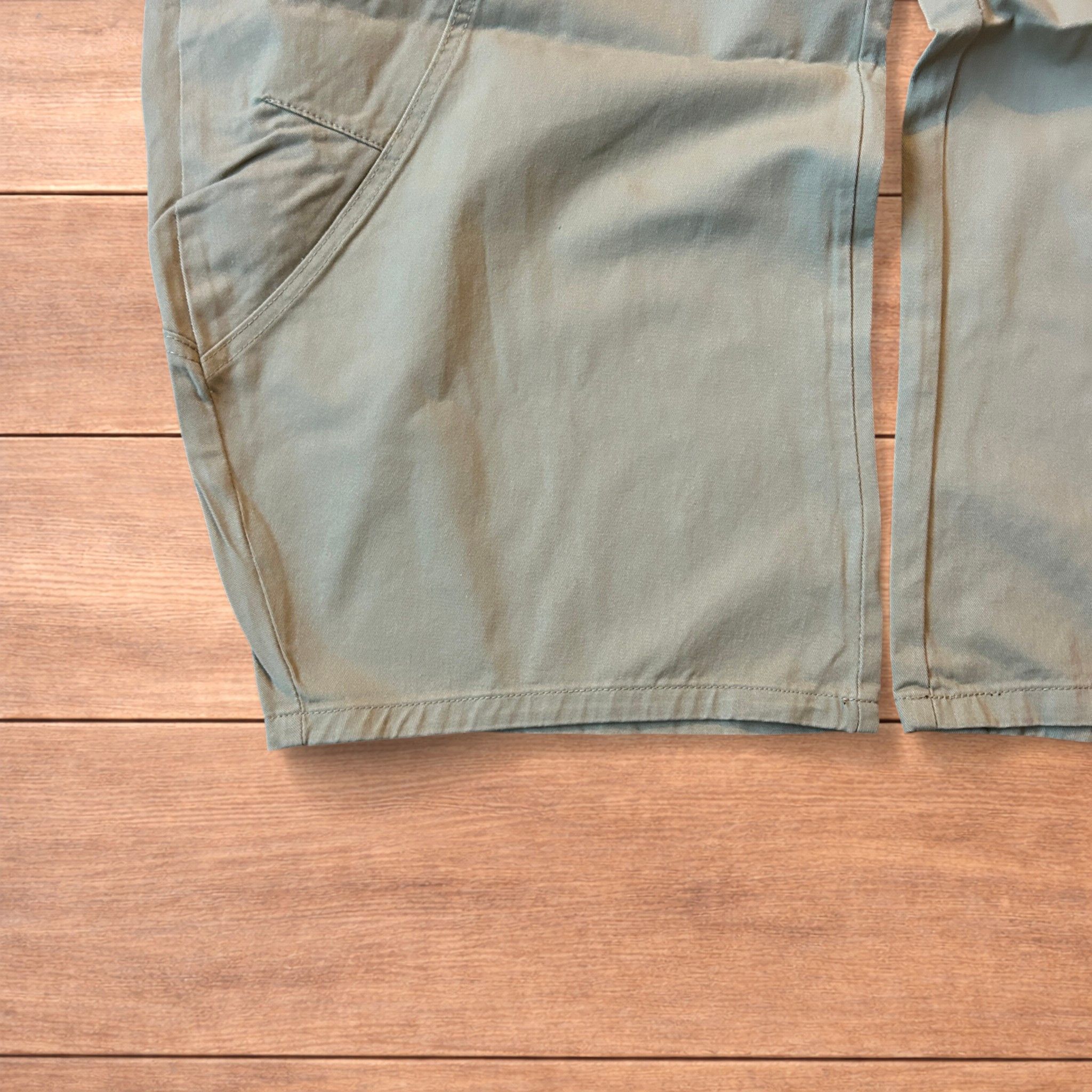 Japanese Brand Vintage Military style baggy wide cargo trousers in beige. Size US 32 / EU 48 - 5 Thumbnail
