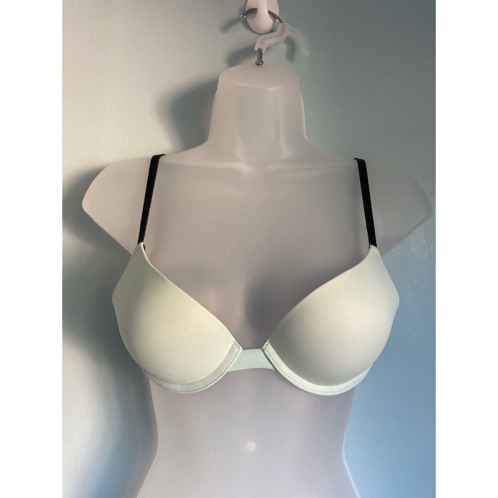 Victoria's Secret Victoria's Secret PINK Push Up Bra 32A Mint Green Size ONE SIZE - 1 Thumbnail