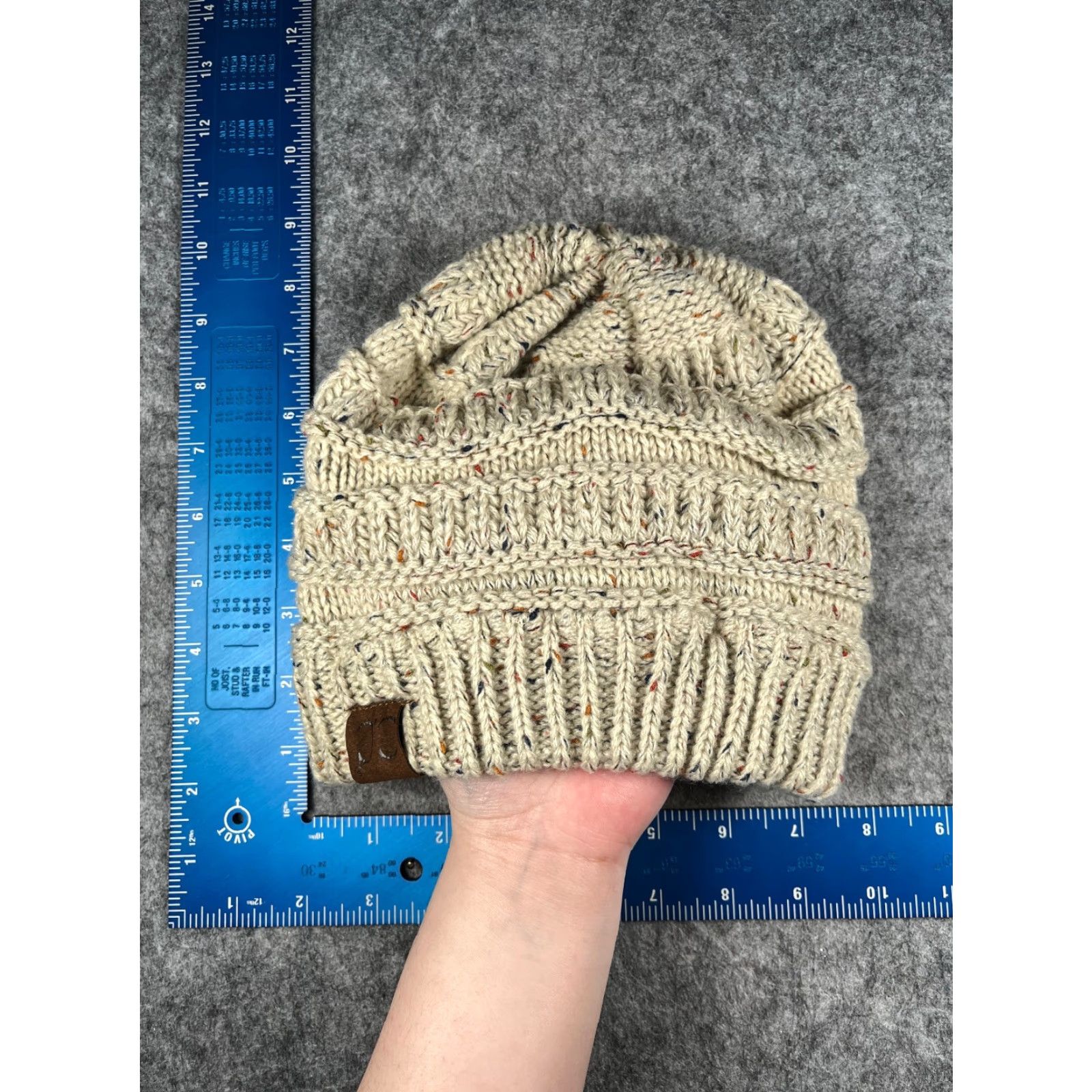 Vintage C.C Exclusives Beanie Toque Womens One Size Beige Confetti Knit Acrylic Fall Ski Hat/Cap Beanie Womens One Size Beige Knit Acrylic Outdoor Ski Size ONE SIZE - 5 Thumbnail