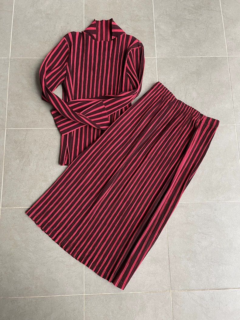 Issey Miyake Issey Miyake size:2 A red striped main line skirt Size 31" - 4 Thumbnail