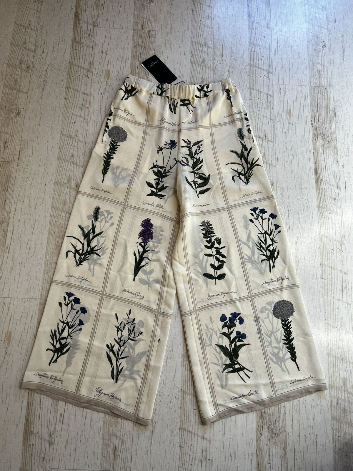 Weekend Max Mara Weekend Max Mara Lory Floral Silk Wide-Leg Trousers Size 27" / US 4 / IT 40 - 7 Thumbnail