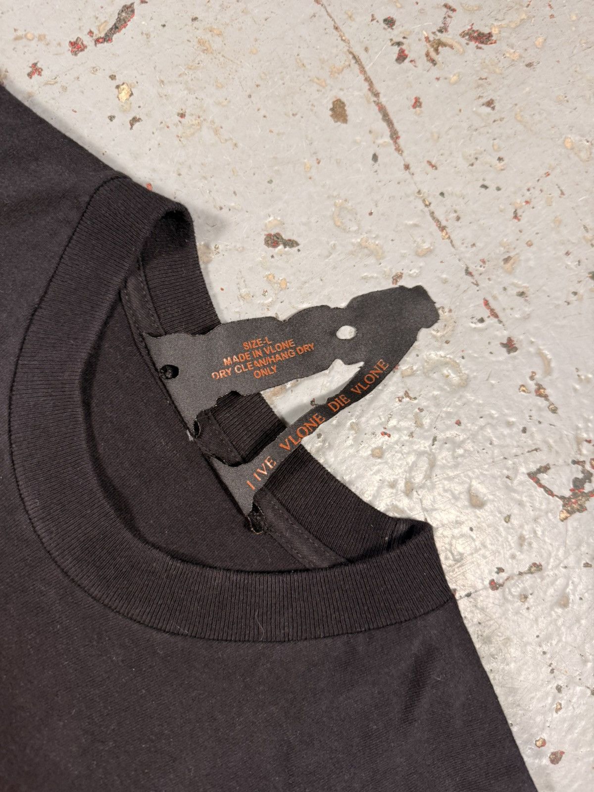 Vlone OG Vlone Shocker Tee Size US L / EU 52-54 / 3 - 3 Thumbnail
