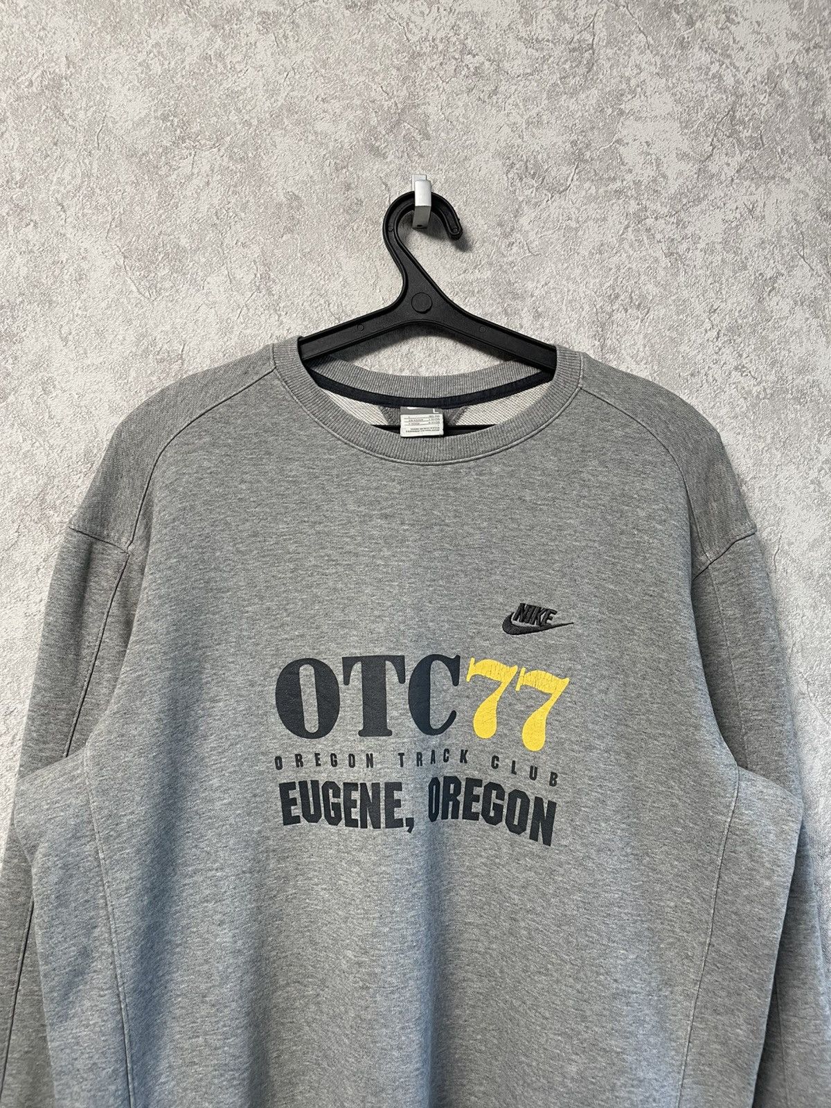 Nike Vintage Nike Eugene Oregon OTC77 Sweatshirt Crewneck 90s Size US L / EU 52-54 / 3 - 2 Thumbnail