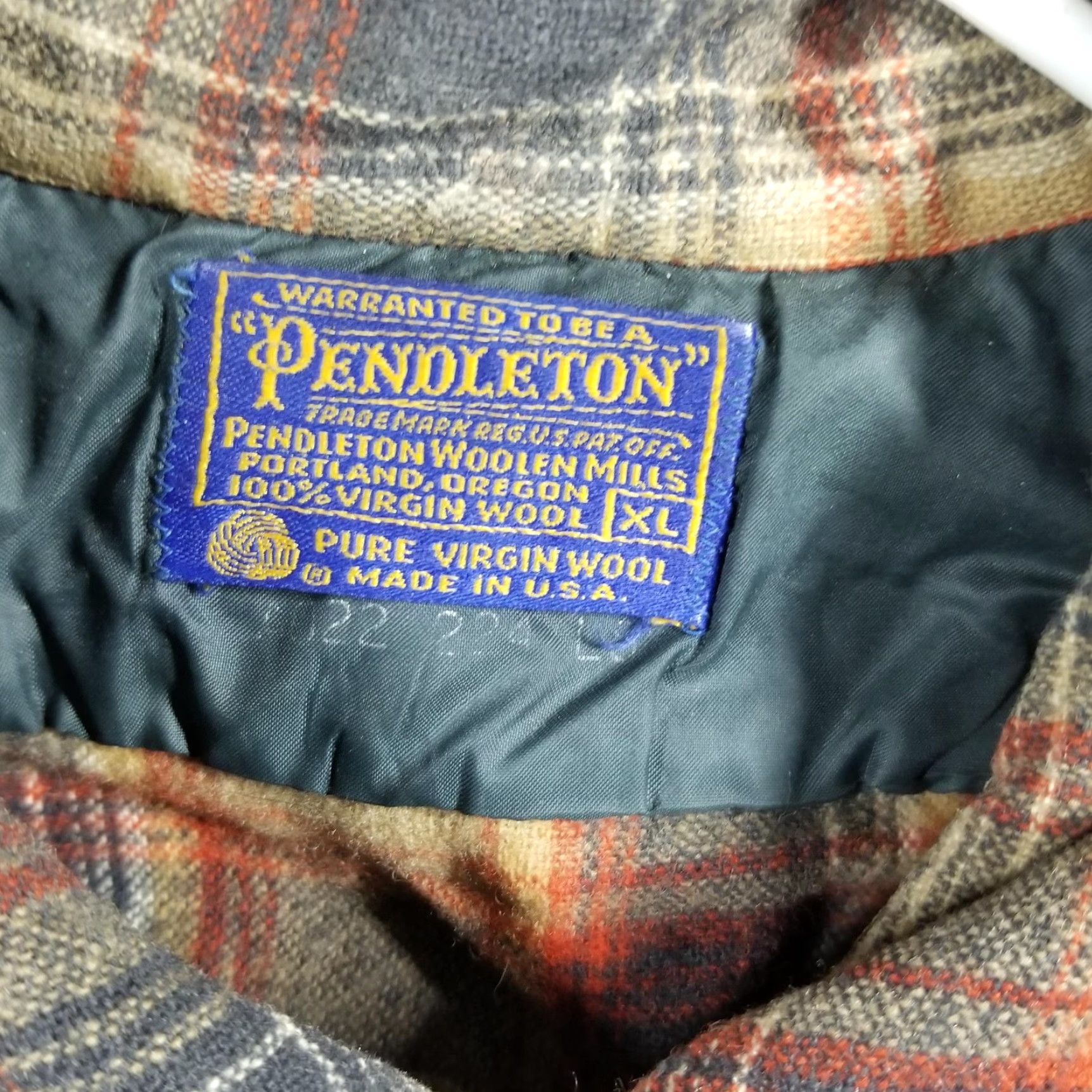 Pendleton VINTAGE Pendleton Shirt Mens XL Beige Plaid Wool Flannel Lined Board USA Size US XL / EU 56 / 4 - 3 Thumbnail