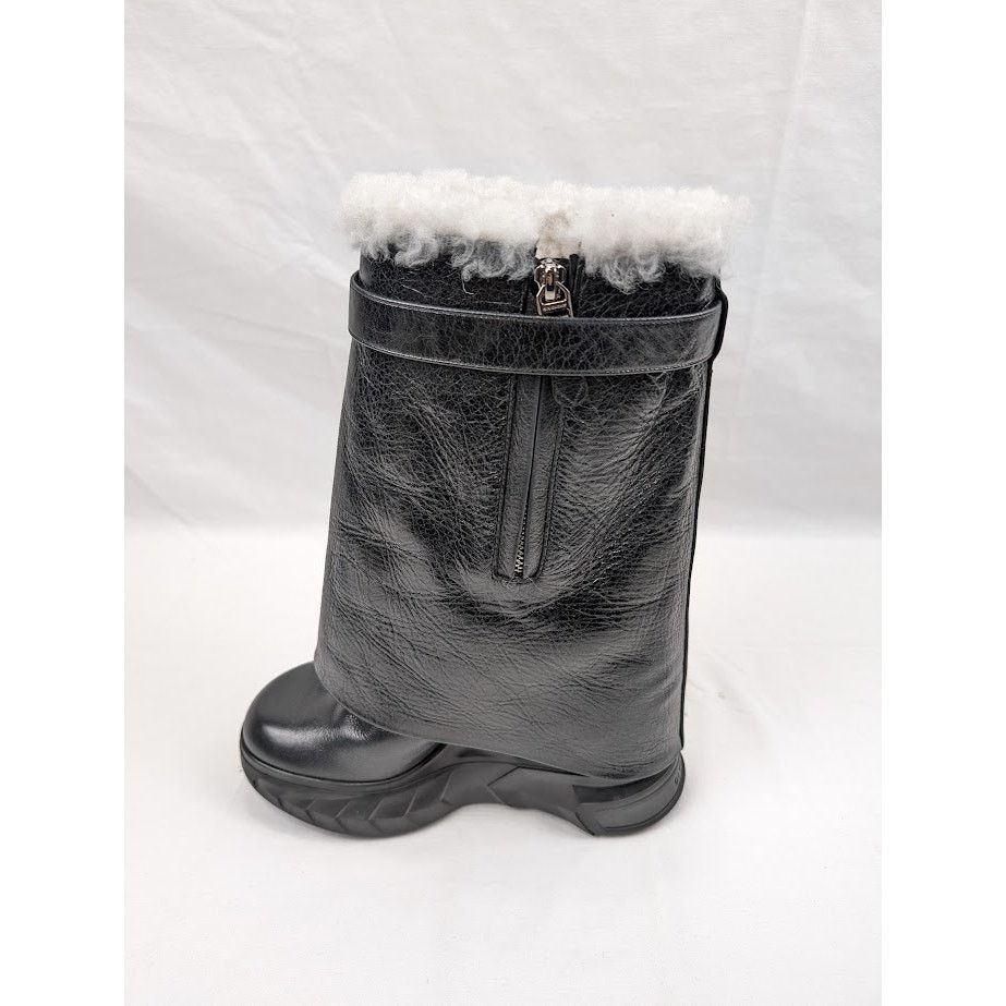 Givenchy o1rshd1 Biker Ankle Boots in Black/Natural 37 Size US 7 / IT 37 - 8 Thumbnail