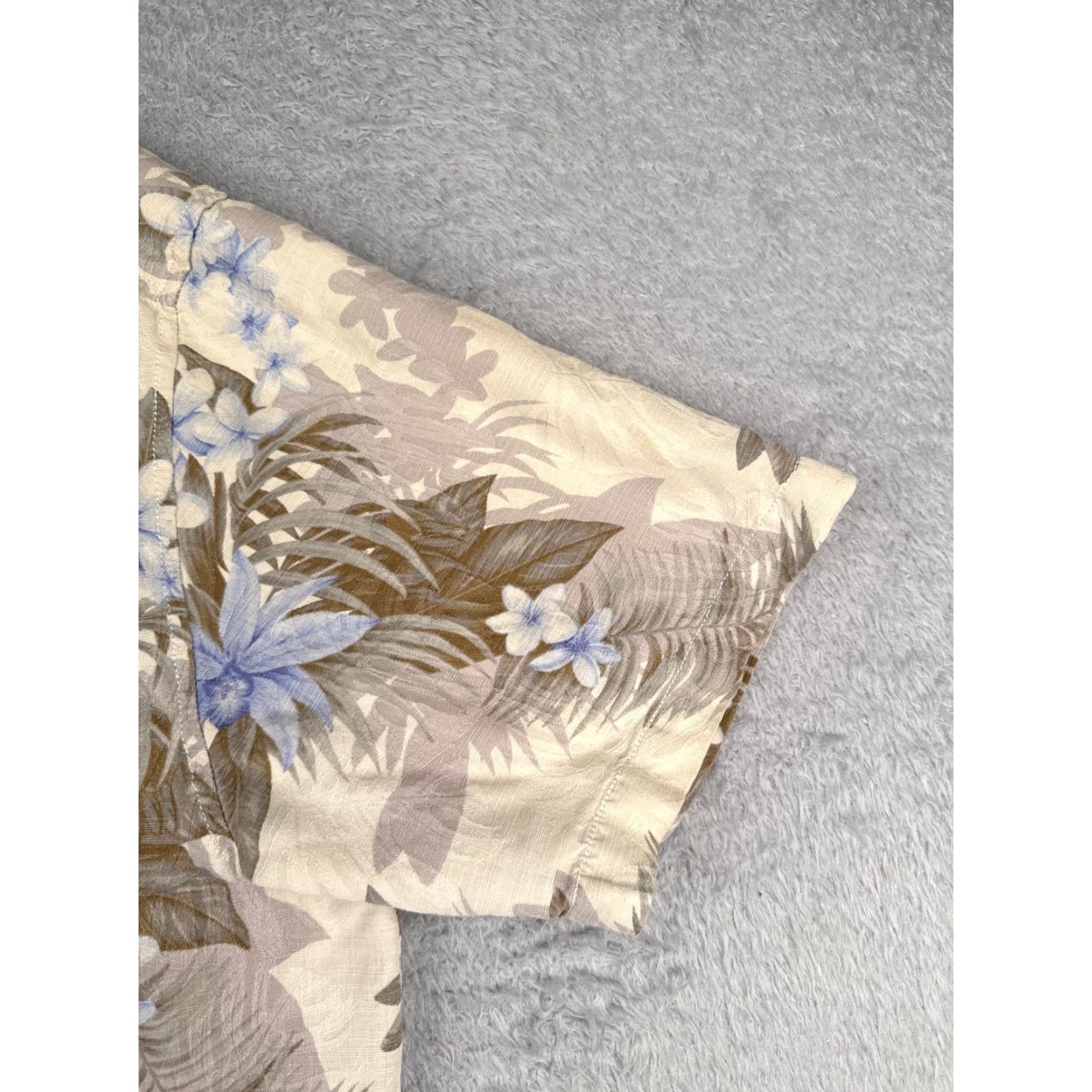 Tommy Bahama Tommy Bahama Shirt Men L Ivory Floral 100% Silk Button-Up Hawaiian Aloha Beach Vacation Resort Mens Size US L / EU 52-54 / 3 - 2 Thumbnail