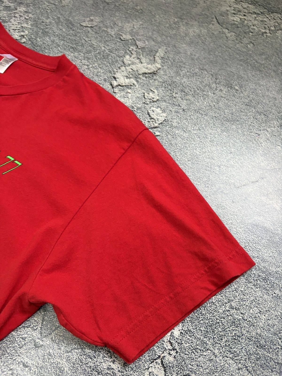 Vintage Talking Heads 77 Red T-Shirt 2005 Band Merch L Size US L / EU 52-54 / 3 - 5 Thumbnail