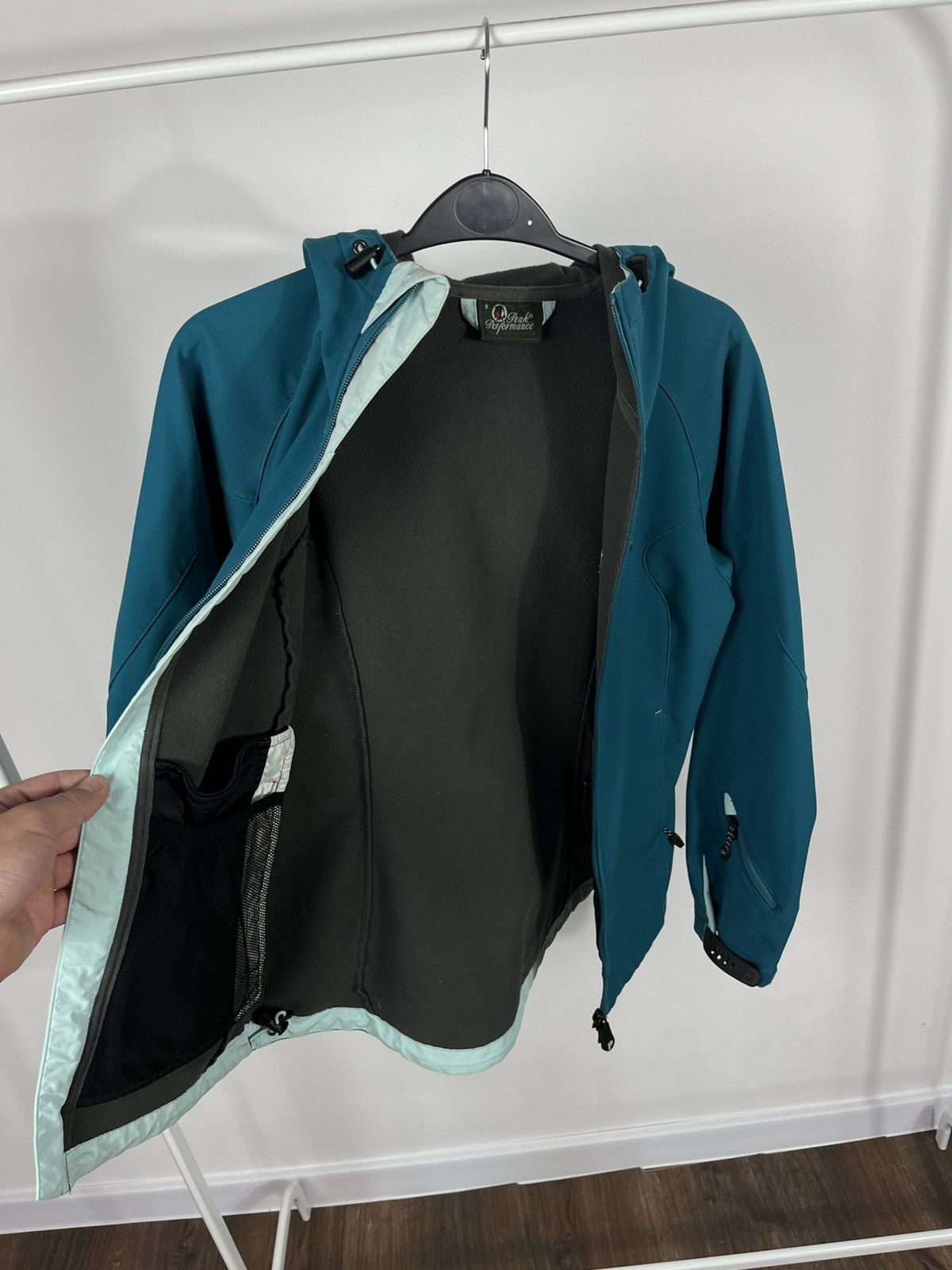 Peak Performance Peak Performance R&D Women’s Softshell Jacket Teal Blue S Size S / US 4 / IT 40 - 6 Thumbnail