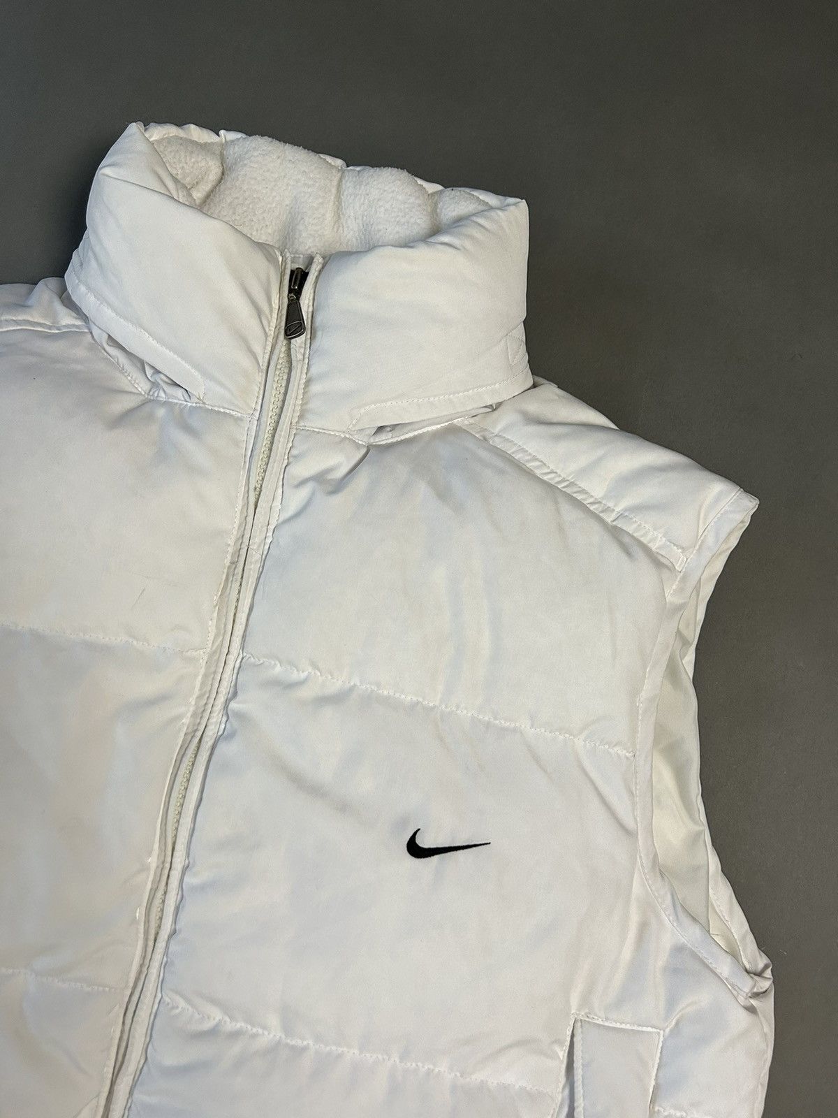 Nike × Vintage Nike vintage white puffer vest small swoosh 2000s Size US S / EU 44-46 / 1 - 2 Thumbnail