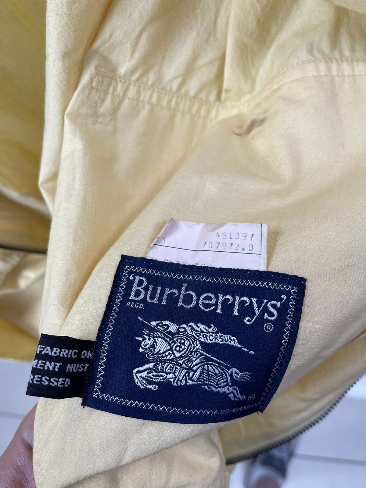 Burberry Burberry's Jacket Men Size XL Yellow Logo Size US XL / EU 56 / 4 - 7 Thumbnail