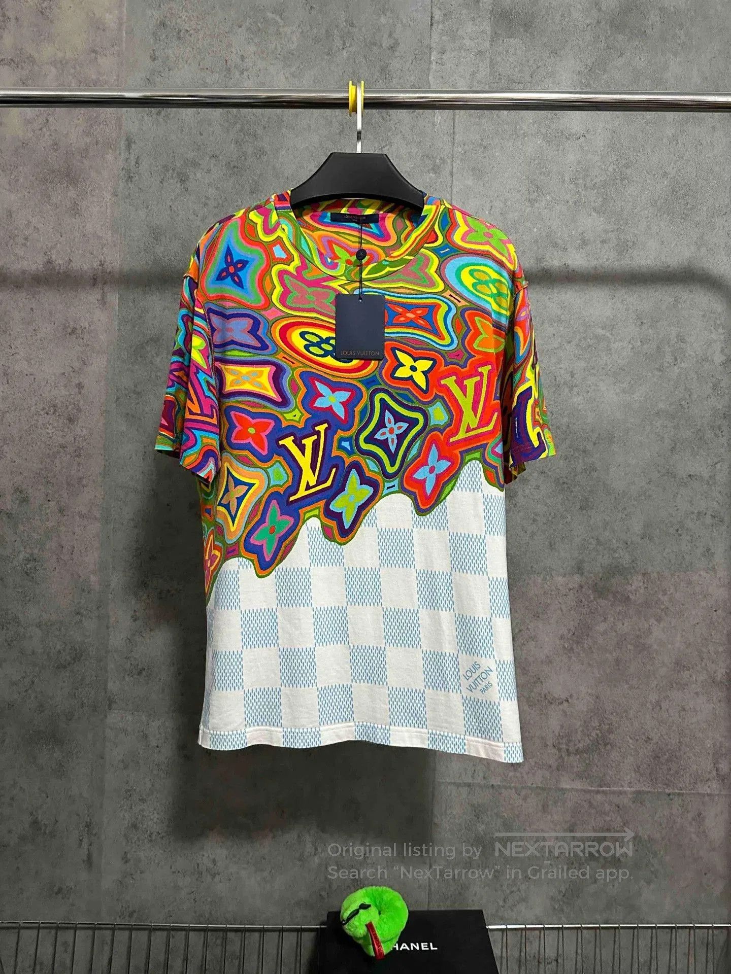 Louis Vuitton Louis Vuitton Colorful Dissolved Logo Checkered T-shirt. Size US XL / EU 56 / 4 - 1 Thumbnail