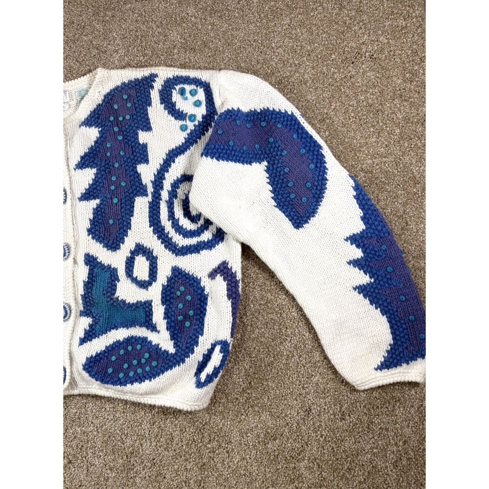 Vintage VINTAGE Segrets Sweater Cardigan Shirt Womens L White w/ Blue Accent Swirly 90s 80s Bohemian Retro Hand Knit Crochet Buttons Embroidered Giftable Size L / US 10 / IT 46 - 3 Thumbnail