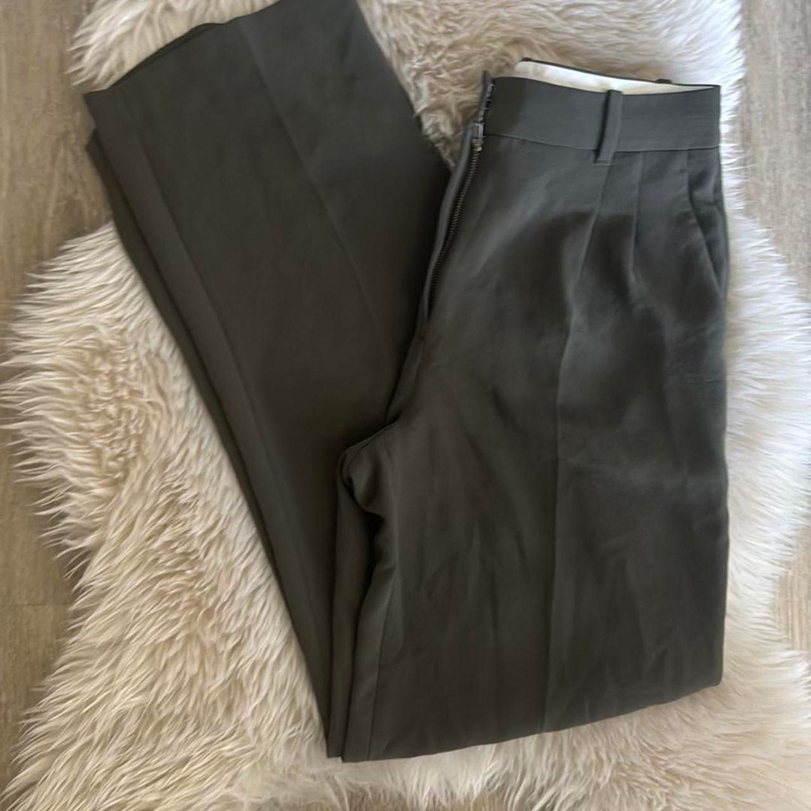 Aritzia NWOT Aritzia Effortless Pant - 6 Tall Size 28" / US 6 / IT 42 - 1 Thumbnail