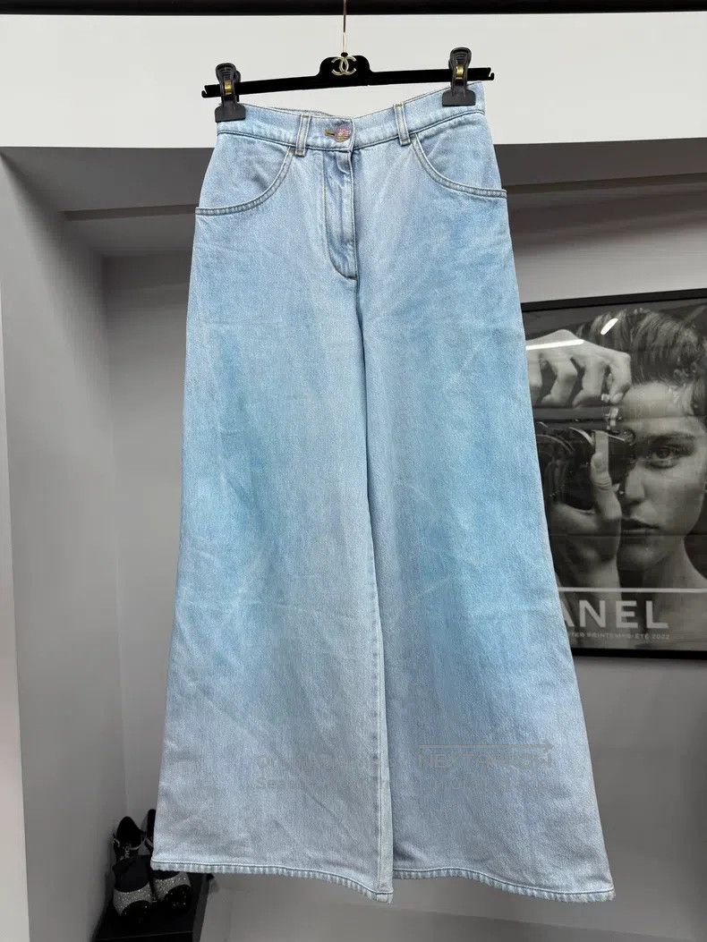Chanel Chanel 24C blue gradient denim wide-leg trousers Size 42" / US 20 - 1 Thumbnail