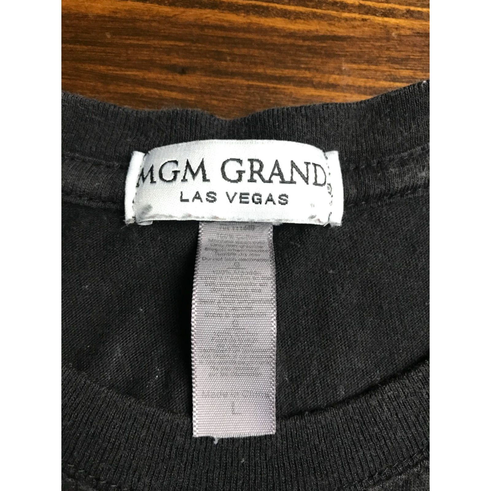 Vintage MGM Grand Shirt Womens Large Black LAS VEGAS Lion Top Short Sleeve T-Shirt Mens? Size L / US 10 / IT 46 - 7 Thumbnail