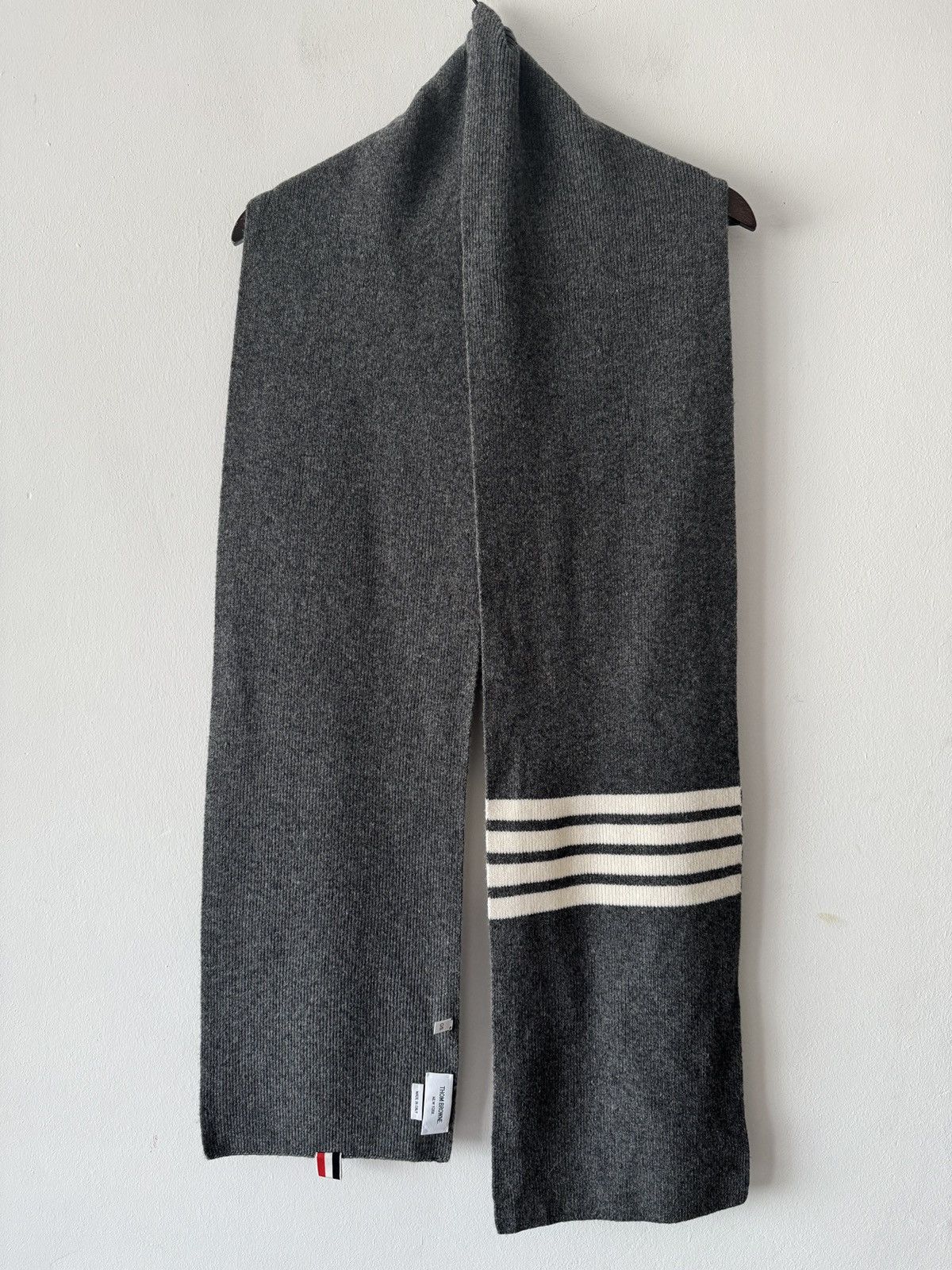 Thom Browne 🔥🔥 Thom Browne Grey 4-bar Stripe Cashmere Scarf Size ONE SIZE - 1 Thumbnail