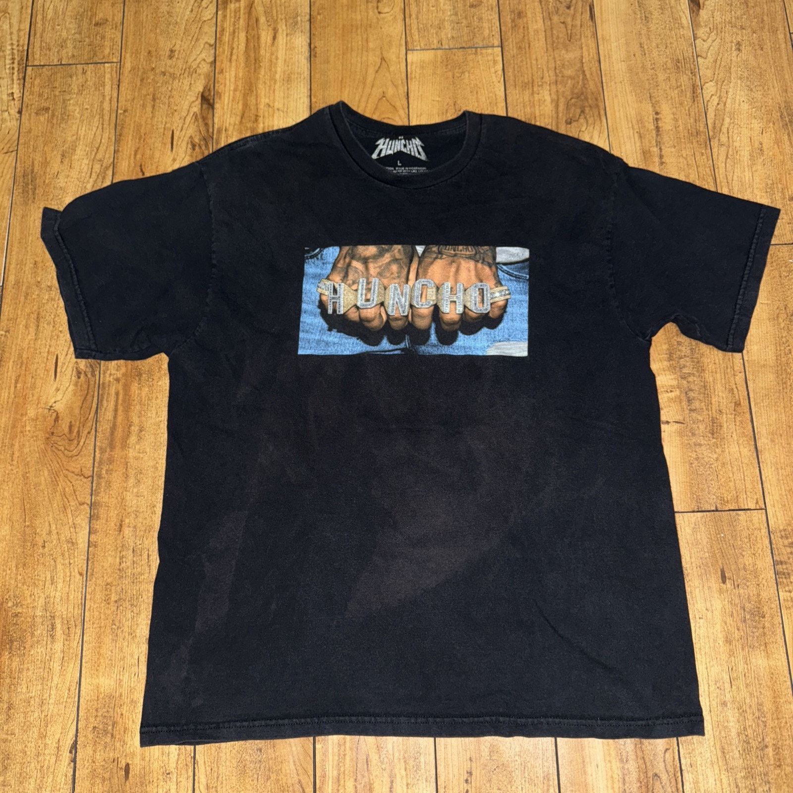 Migos × Rap Tees Migos Quavo Huncho Five Finger Ring T-Shirt L 22x28 Black Size US L / EU 52-54 / 3 - 1 Thumbnail