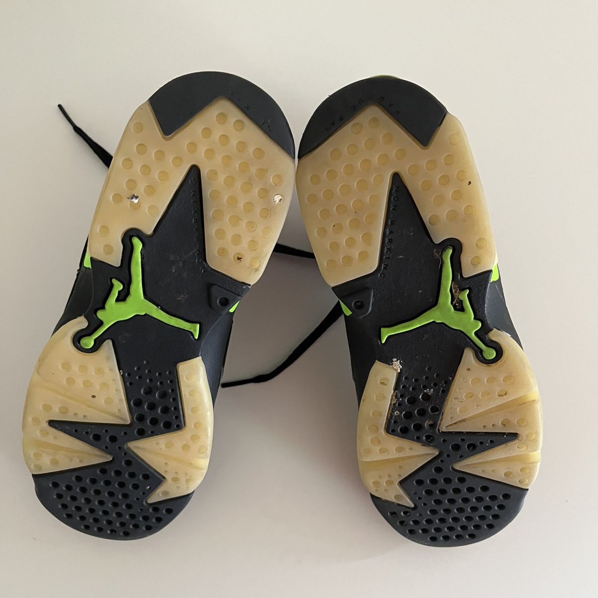 Jordan Brand Jordan 6 Electric Green Size US 6 / EU 39 - 3 Thumbnail