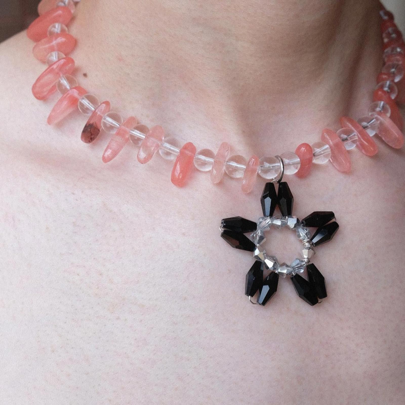 Other Handmade Flower Pendant Beaded Necklace Size ONE SIZE - 5 Thumbnail