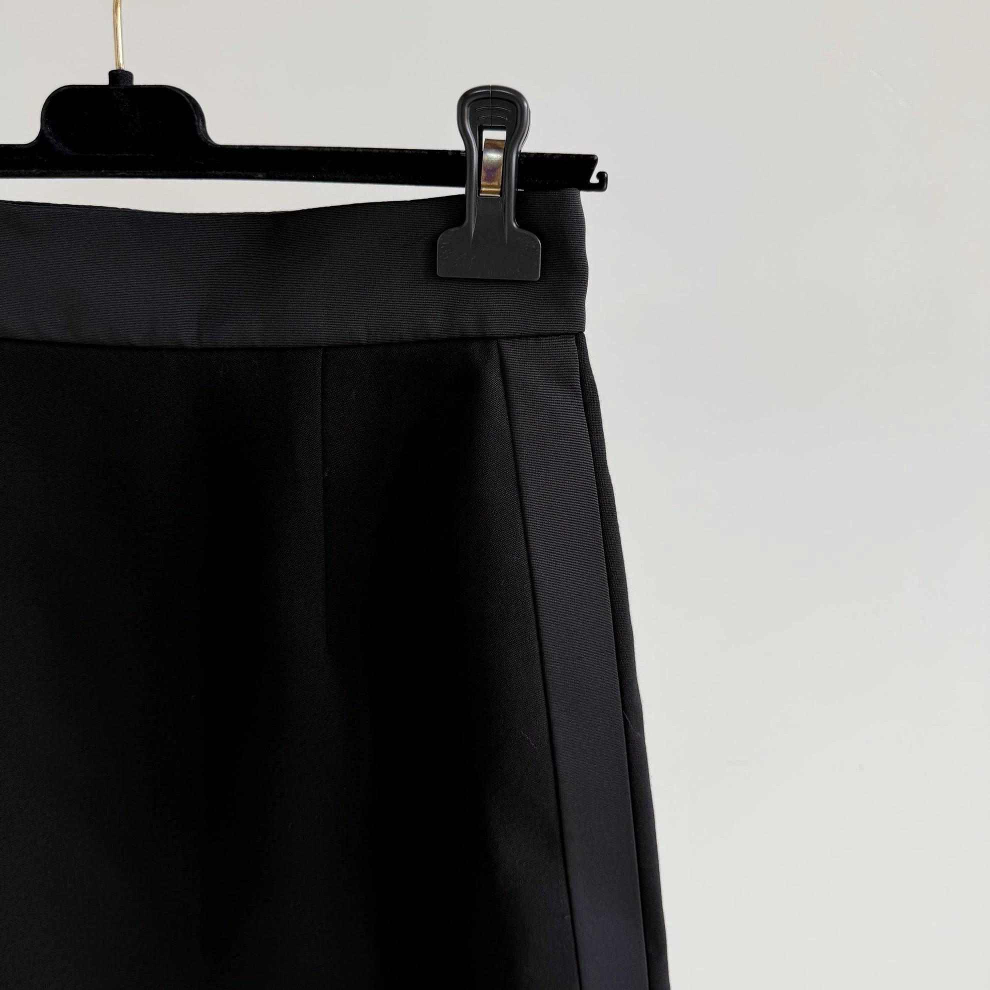 Miu Miu MIU MIU Black Bow Skirt Size 40 Size 27" / US 4 / IT 40 - 5 Thumbnail