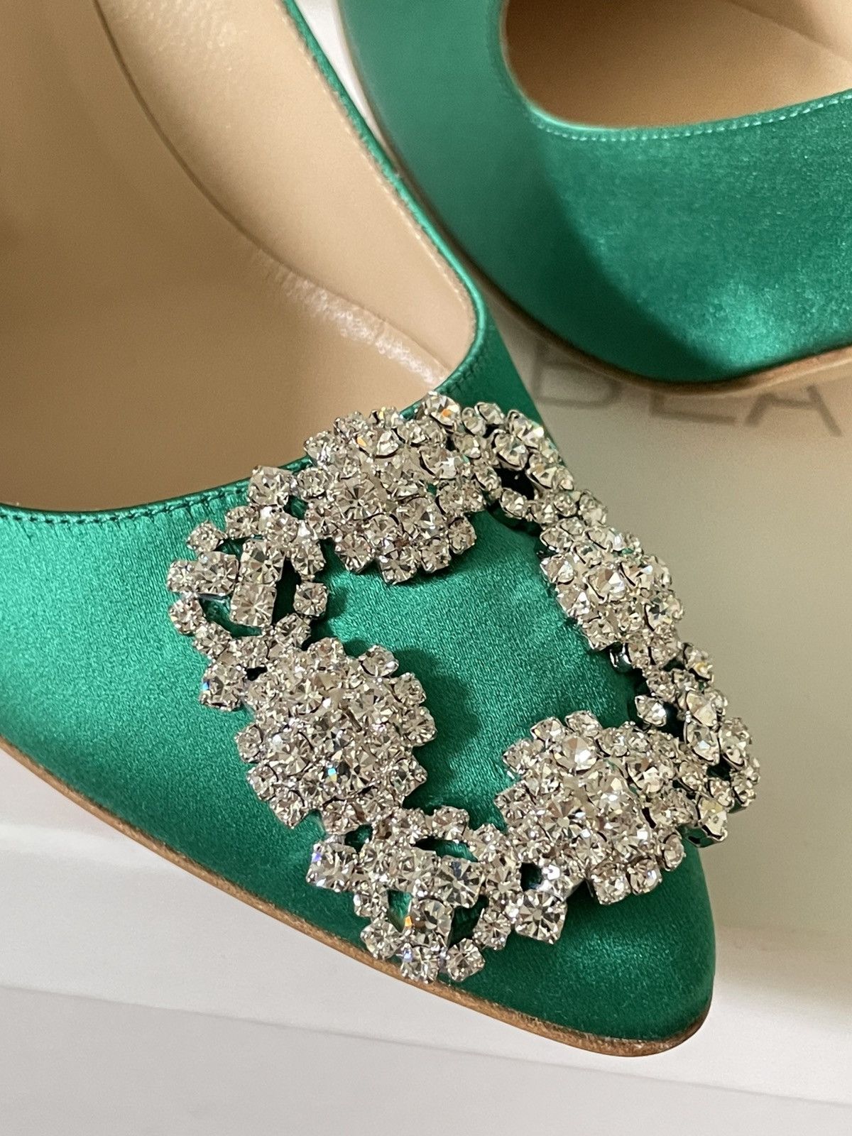 Manolo Blahnik Manolo Blahnik Hangisi Satin Pumps in Green Size US 6.5 / IT 36.5 - 4 Thumbnail