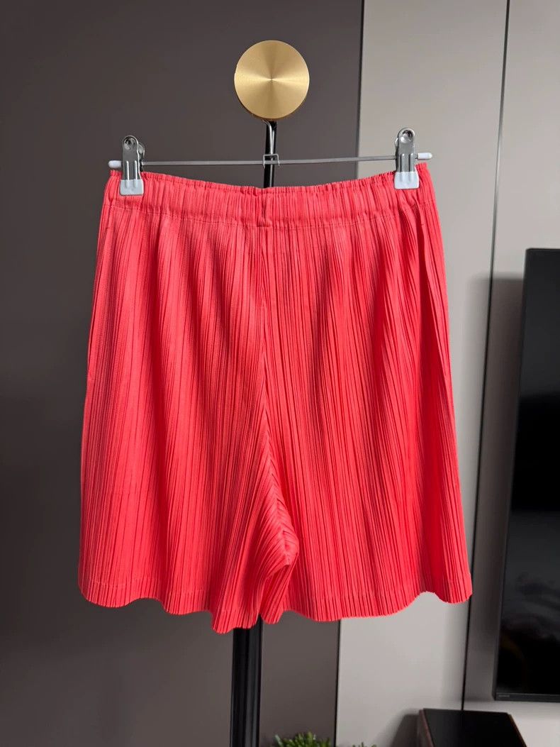 Issey Miyake issey miyake size:3 red shorts 2505-Nextarrow Size 31" - 2 Thumbnail