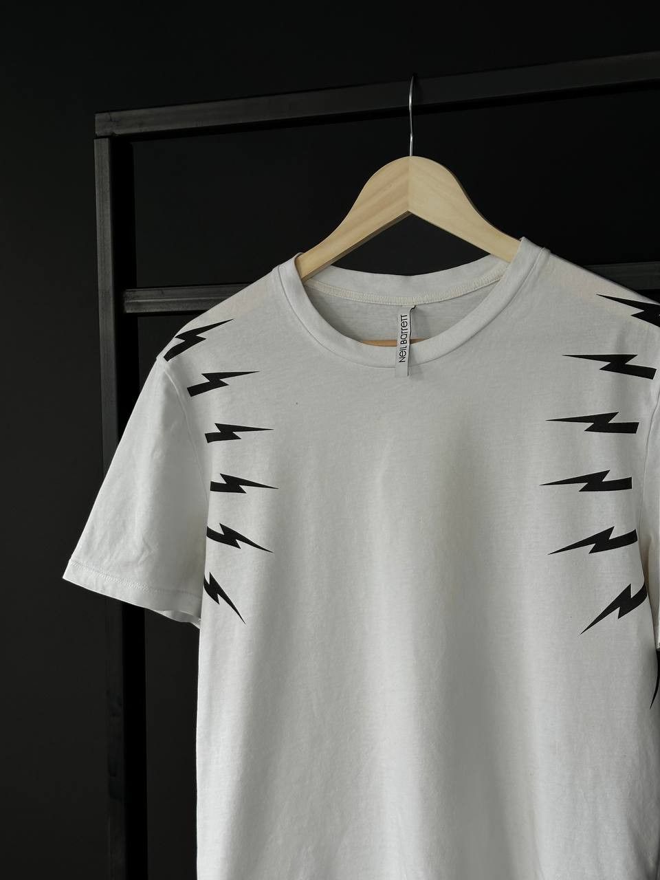 Neil Barrett Neil Barrett Thunderbolt White T-Shirt Size US L / EU 52-54 / 3 - 1 Thumbnail