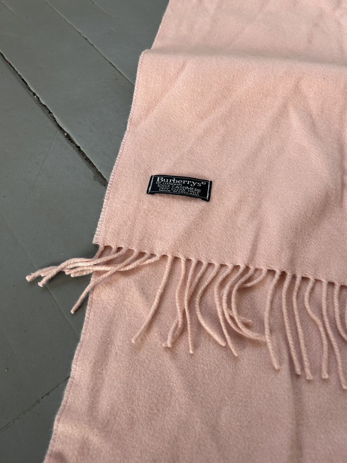 Burberry Burberry pink scarf 100% cashmere Size ONE SIZE - 6 Thumbnail