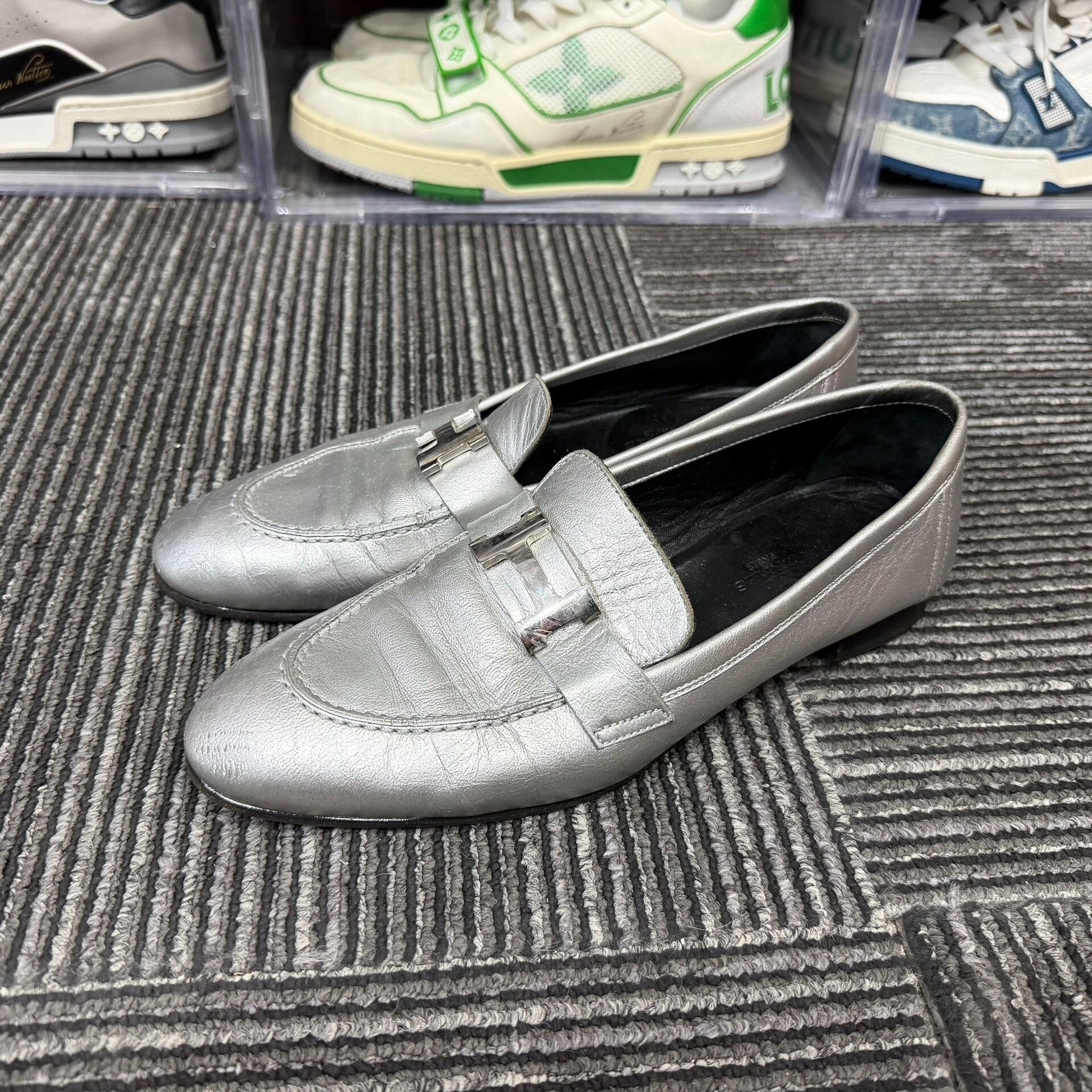 Hermes Hermes Silver Lowtop Sneakers us_7 Women Size US 7 / IT 37 - 1 Thumbnail