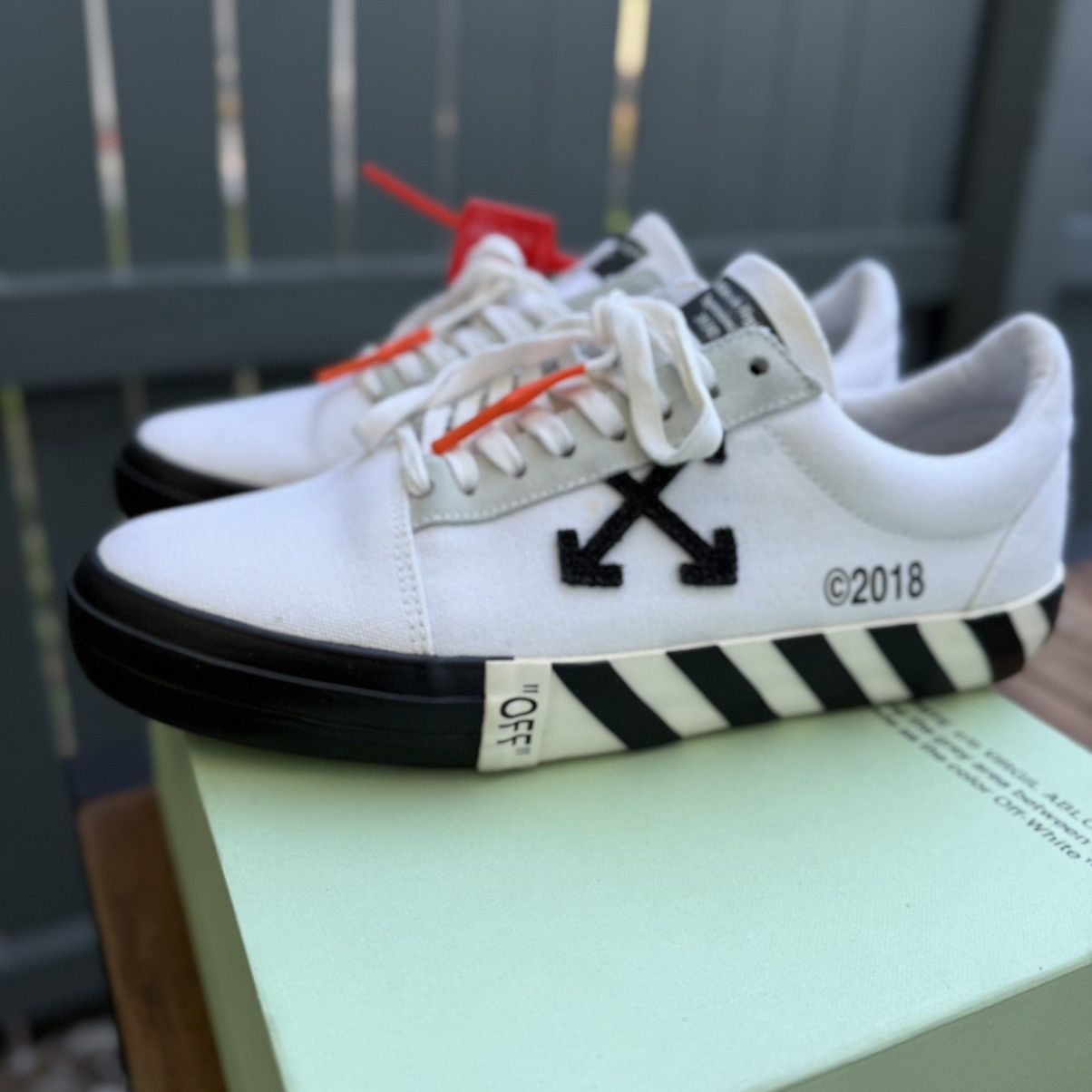 Off-White Off-White Vulc Low Top Vans (Updated Stripes) 2018 Size US 8.5 / EU 41-42 - 2 Thumbnail